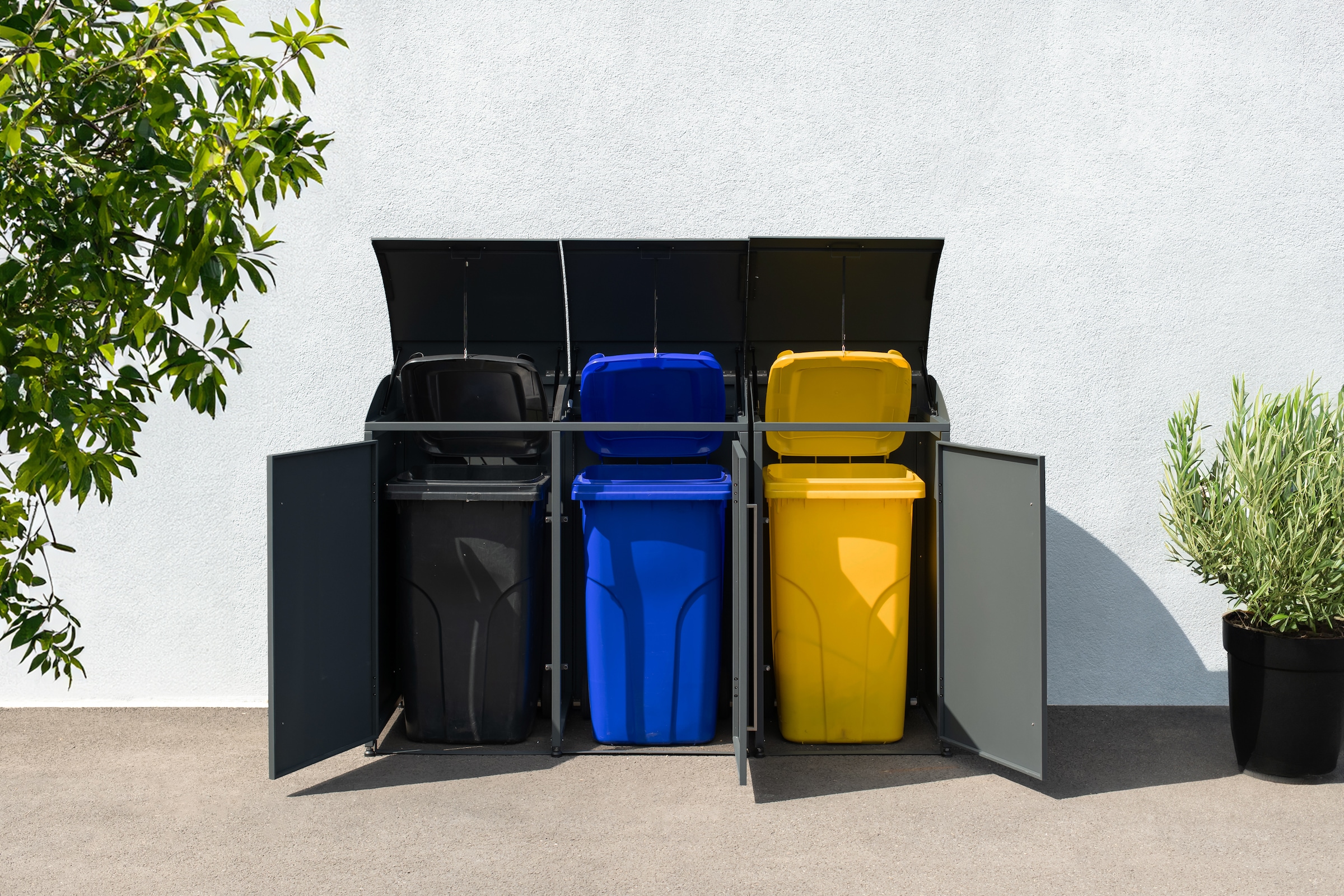 WESTMANN Mülltonnenbox »Moderna 3«, Platz für 3 Mülltonnen je 240 L, BxHxT: 211x83x135 cm