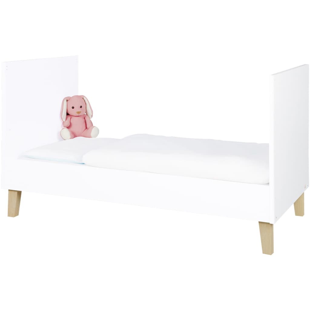 Pinolino® Babyzimmer-Komplettset »Lumi«, (Set, 3 St.), breit groß; mit Kinderbett, 3-trg. Schrank und Wickelkommode; Made in Europe