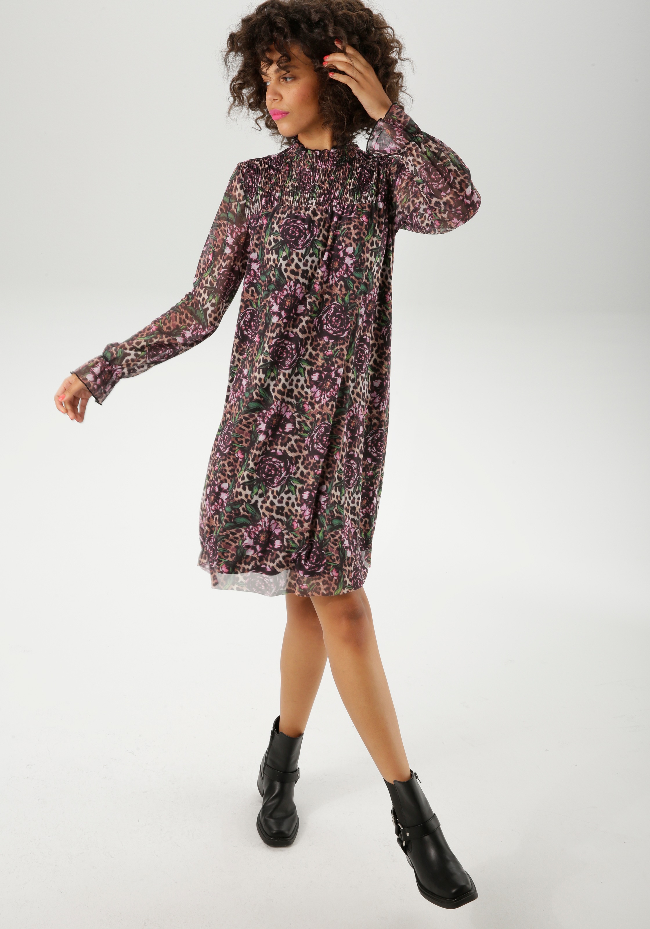 Aniston CASUAL Blusenkleid, mit fantasievollem Leo- und Blumenmuster bedruckt - NEUE KOLLEKTION