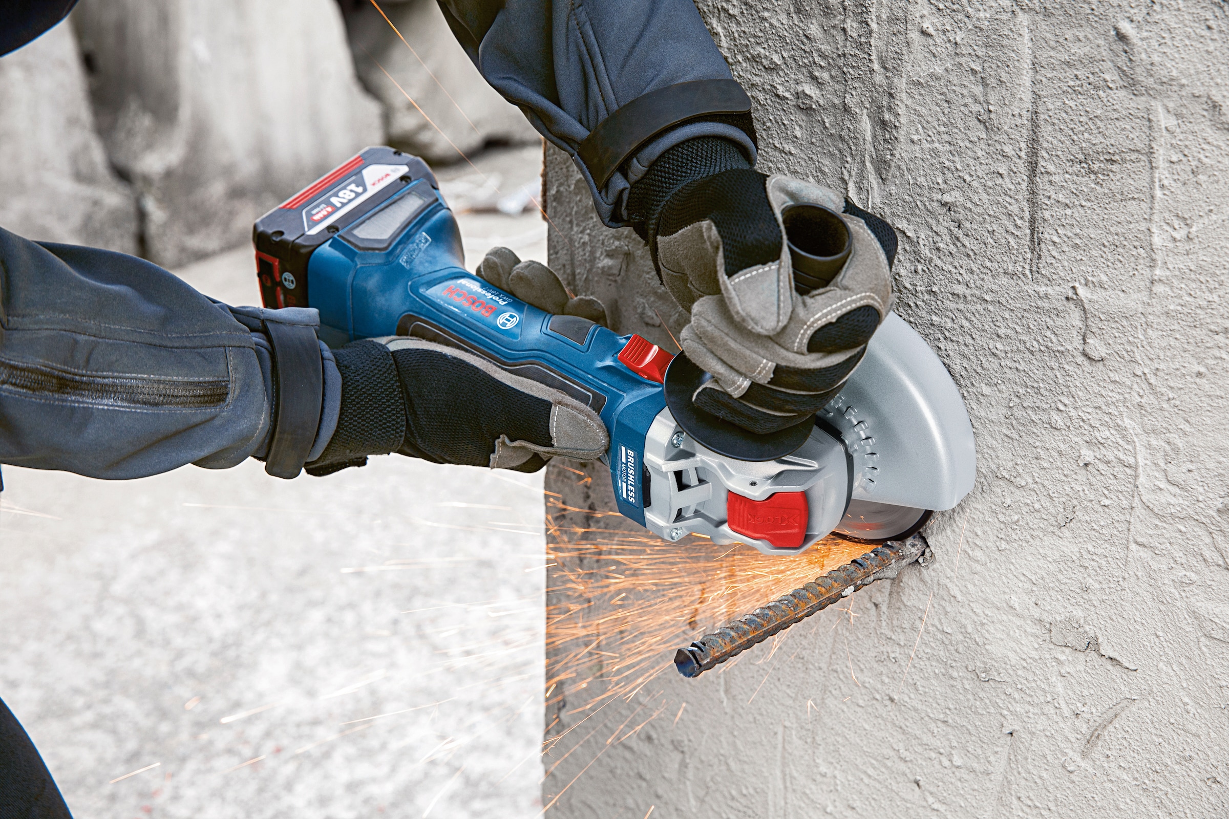 Bosch Professional Akku-Winkelschleifer »GWX 18V-7 Professional«, inkl. Koffer, mit 2x18V/4Ah Akkus und Ladegerät