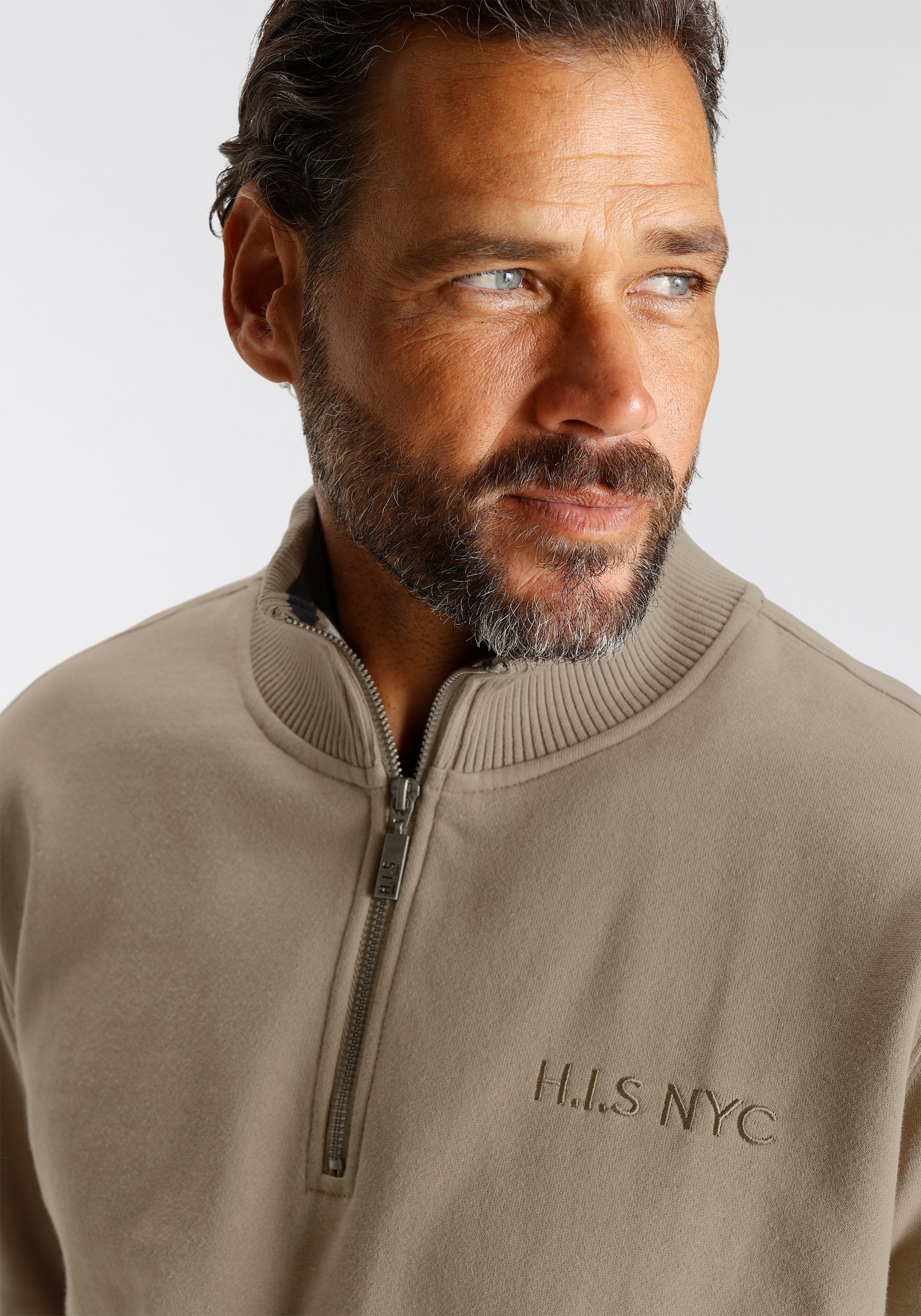 H.I.S Sweatshirt, unifarben, aus dehnbarer Sweatware, mit Logostickerei