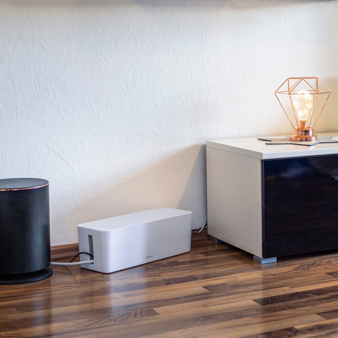 Hama Kabelbox »Kabelbox für Standard 6er Steckdosenleisten, Stecker, Kabel, Ladegerät«, (1 tlg.), Schlichtes Design, Schreibtisch, Tisch, große Aufbewahrungsbox
