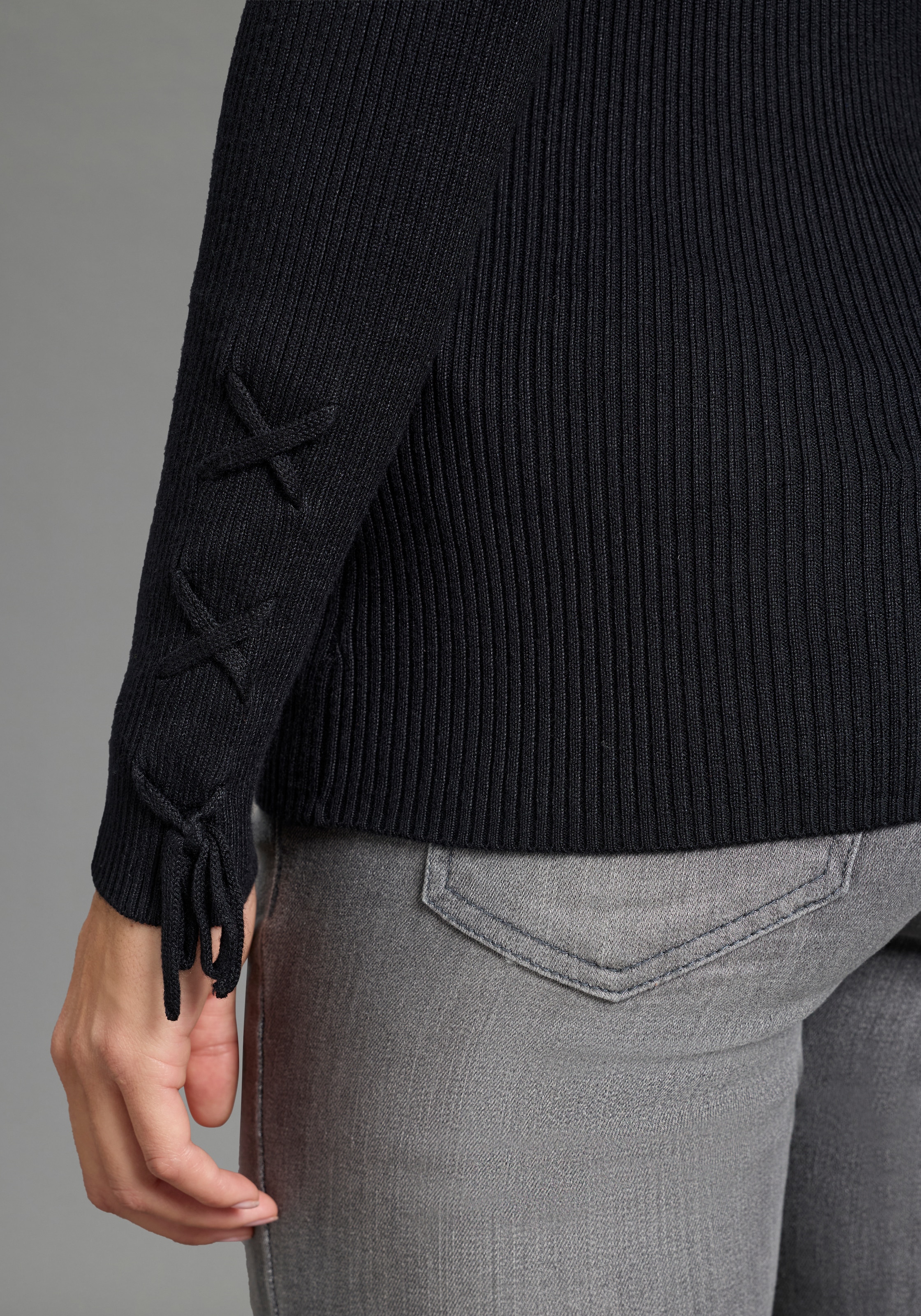 Melrose Strickpullover feminine Passform aus Rippe mit Schnürung