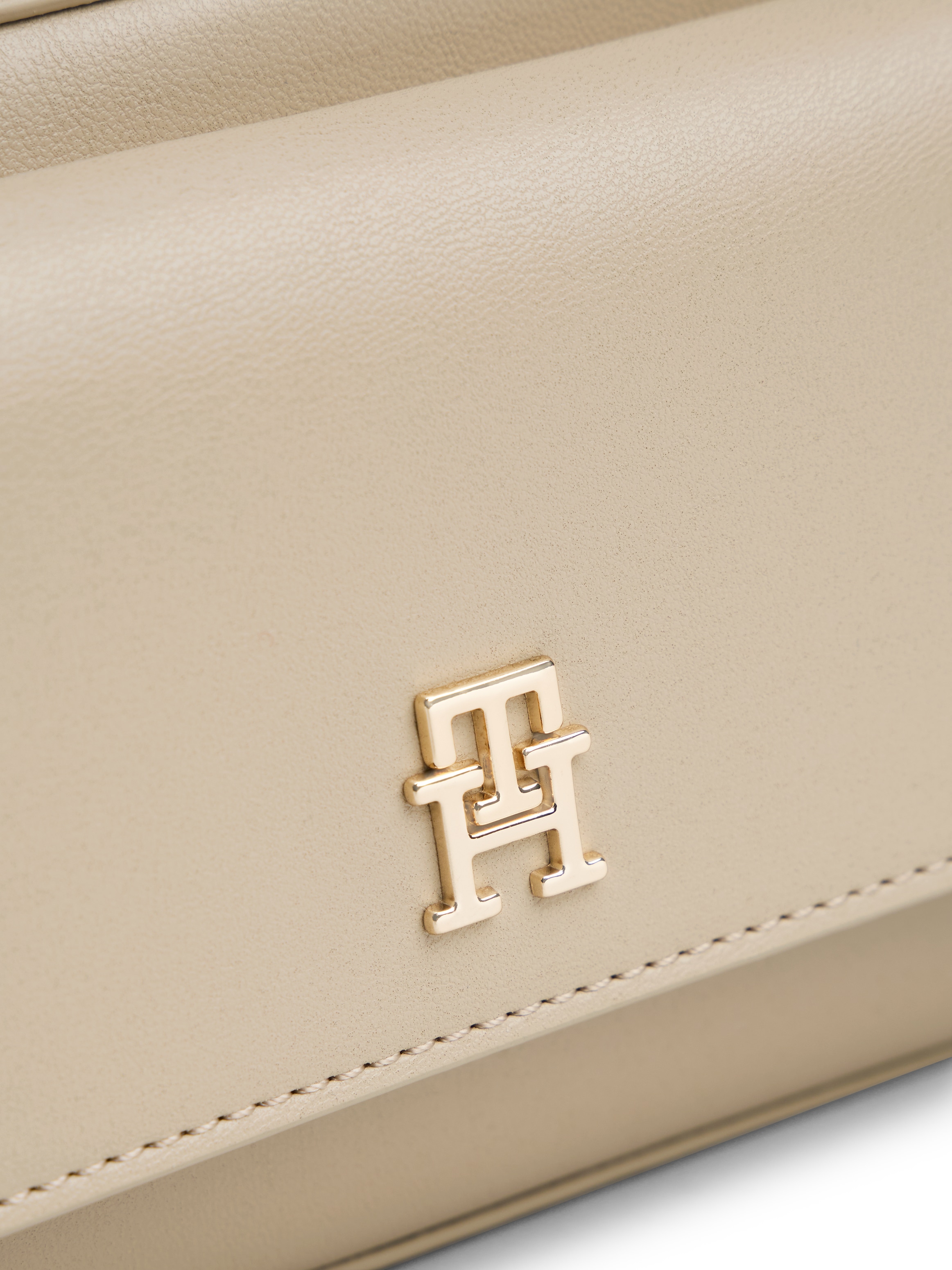 Tommy Hilfiger Mini Bag »TH ICON CAMERA BAG«, Damen Umhängetasche, Schultertasche mit TH-Logoemblem