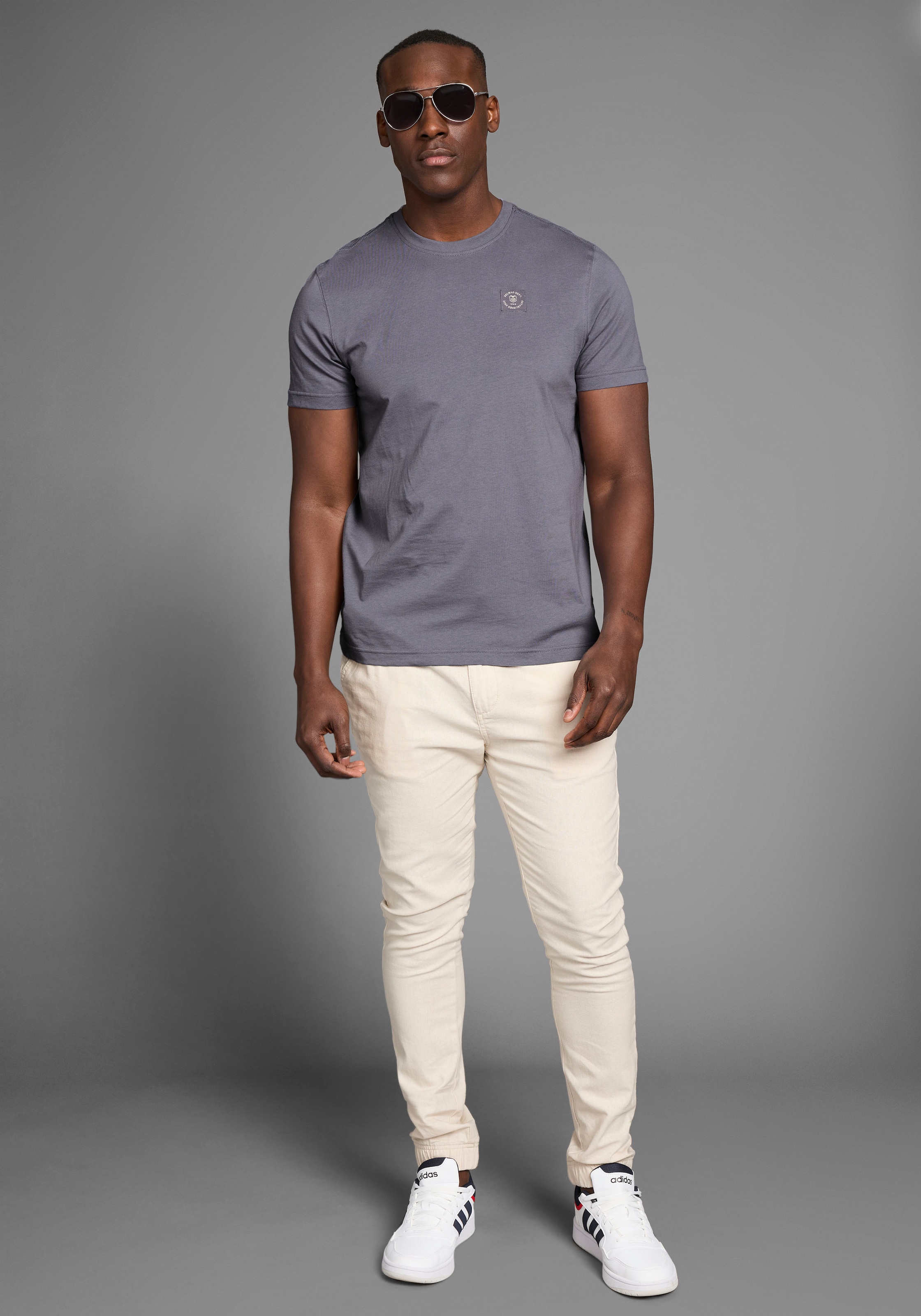 DELMAO Rundhalsshirt Kurzarm,  Regular Fit,  basic,  aus 100% Baumwolle