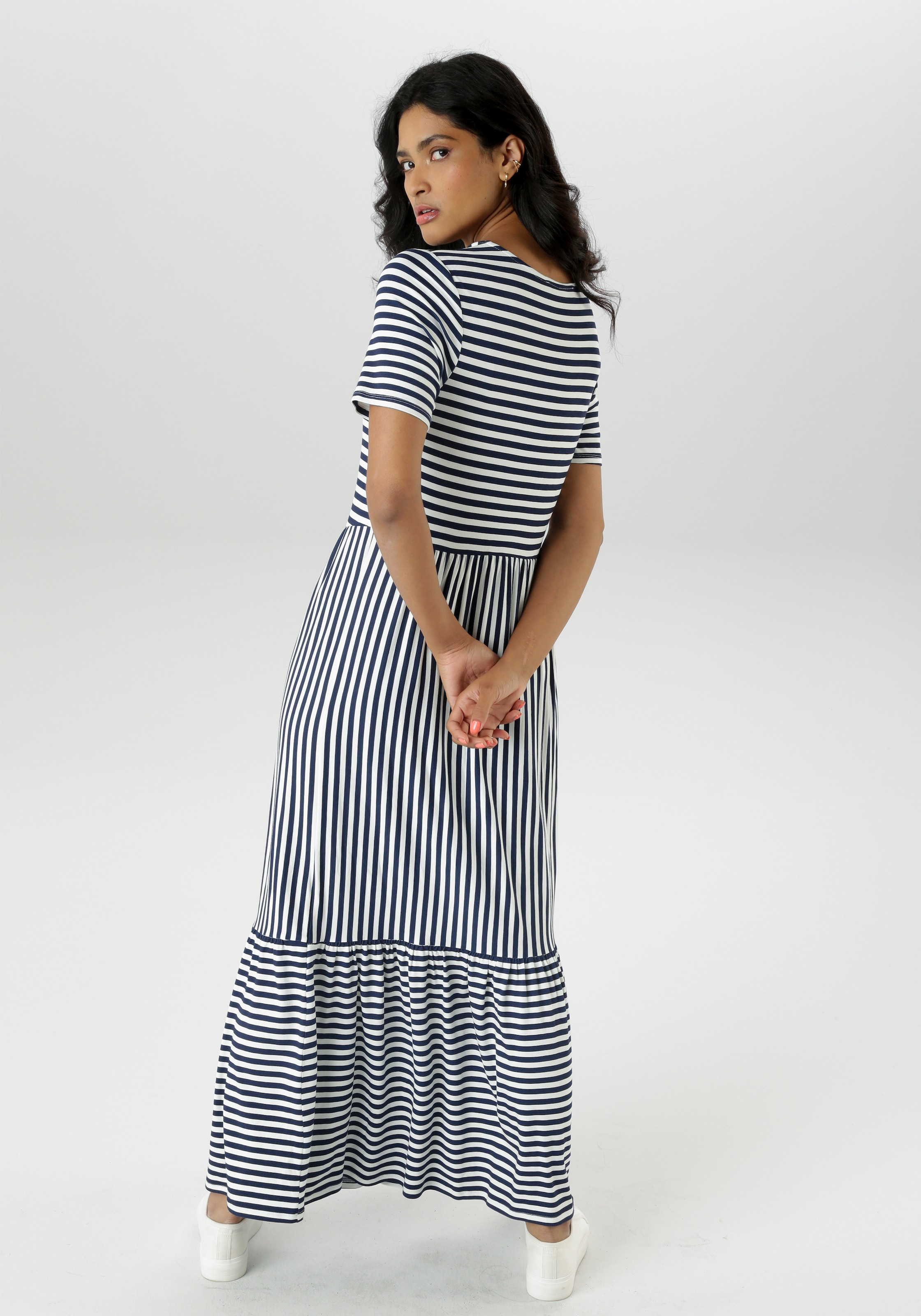 Aniston SELECTED Sommerkleid, im gestreiften Design für einen zeitlos schönen Look