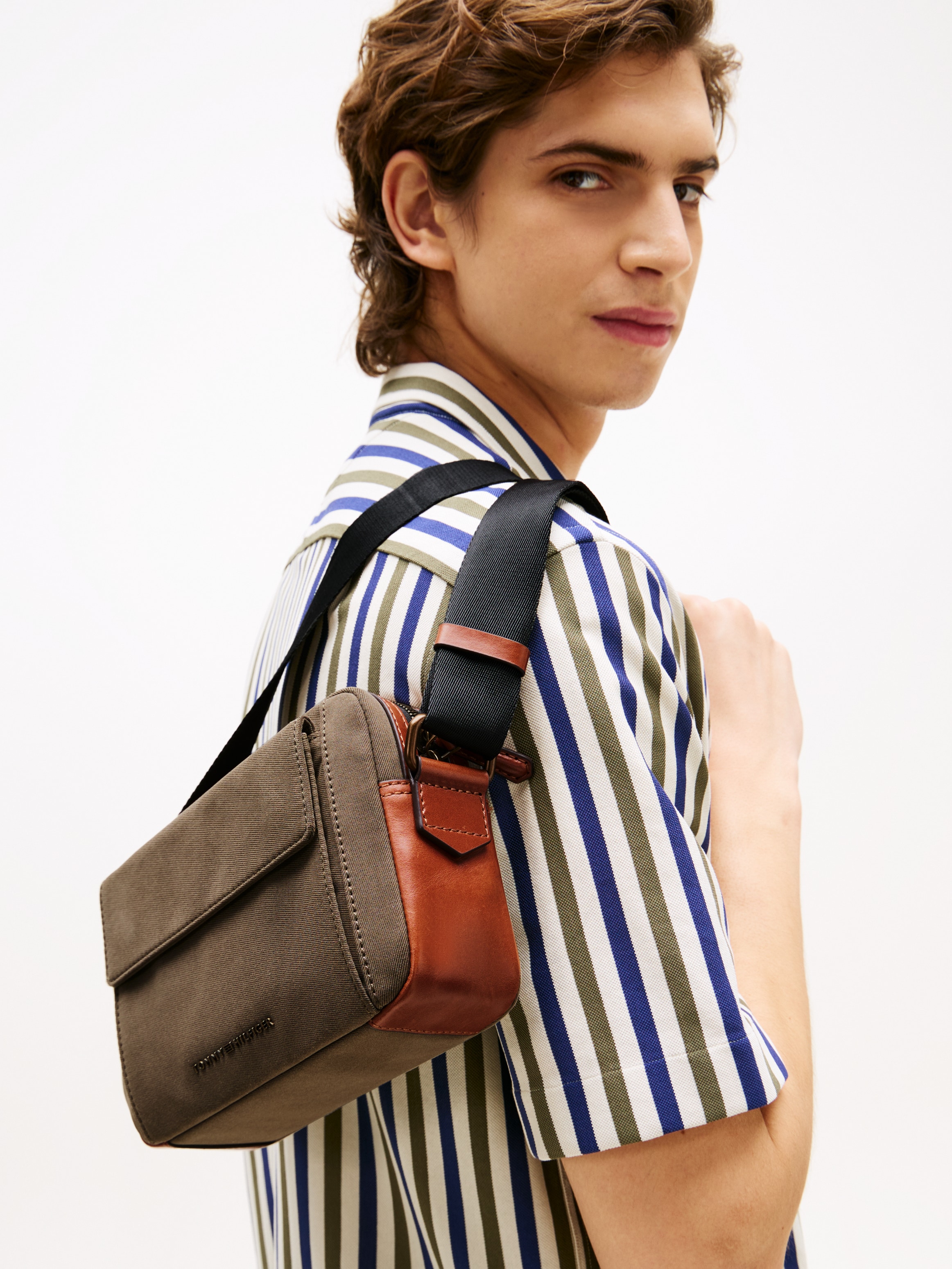 Tommy Hilfiger Umhängetasche »TH CASUAL PREP CROSSOVER«, Men Schultertasche, Kamerabag, mit verstellbarem Umhängeriemen