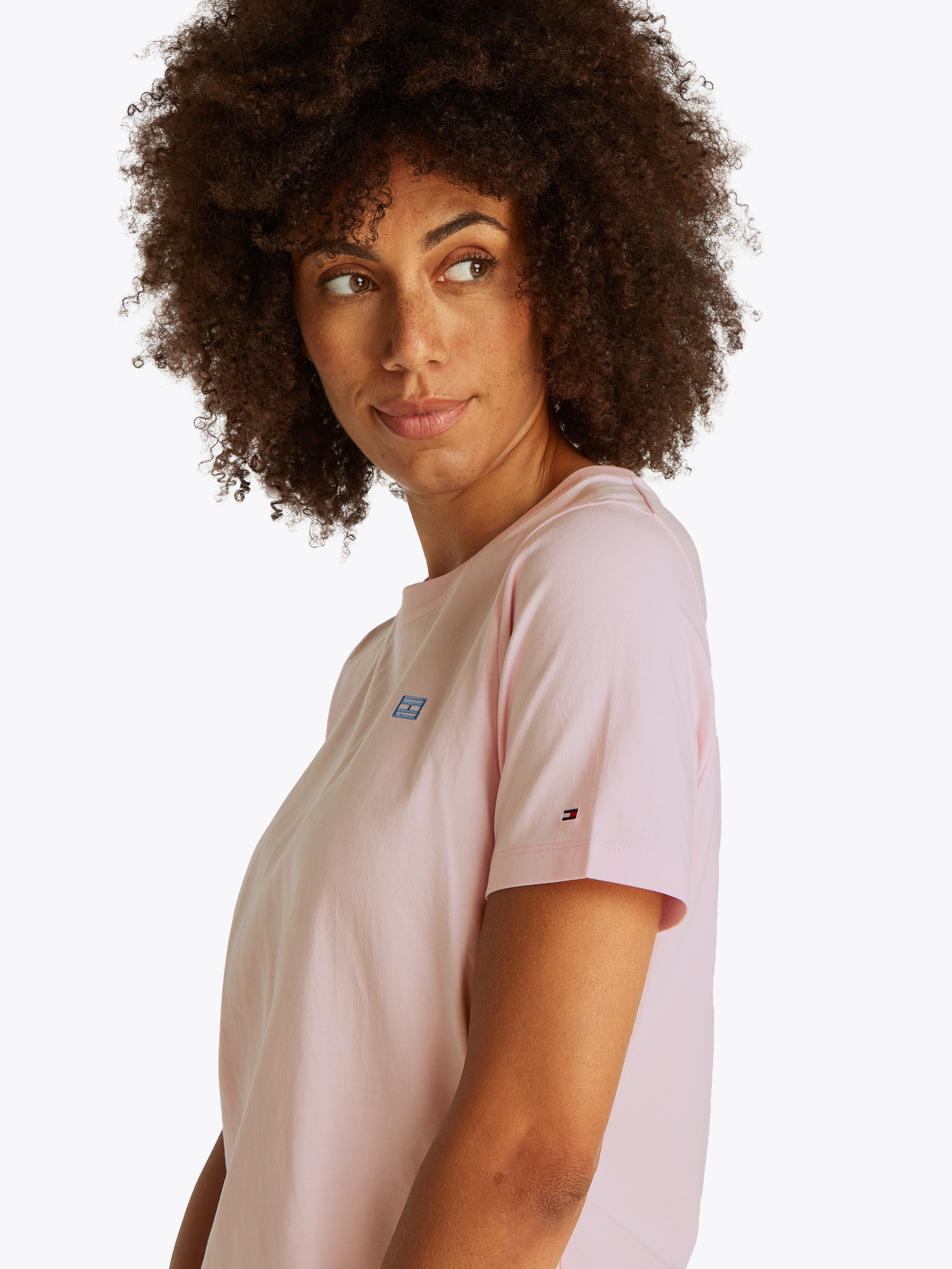 Tommy Hilfiger T-Shirt »REG CONTRAST FLAG SS TEE«, mit Logostickerei