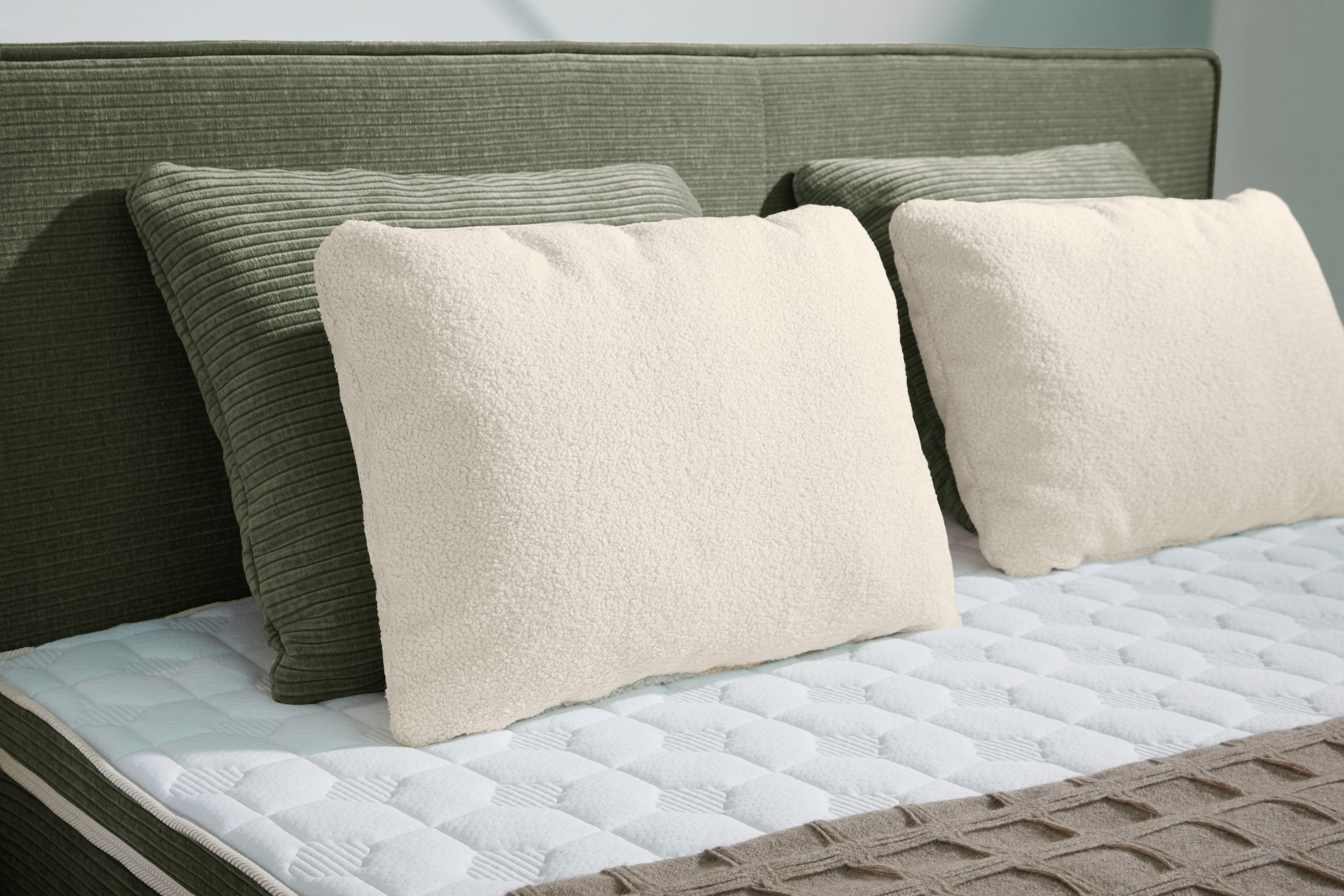 Jockenhöfer Gruppe Boxspringbett »Ronja, inkl. 7-Zonen-TTFK-Matratzen, Kaltschaum-Topper« inkl. 4 Kissen, 180x200 cm, verschiedene Härtegrade wählbar