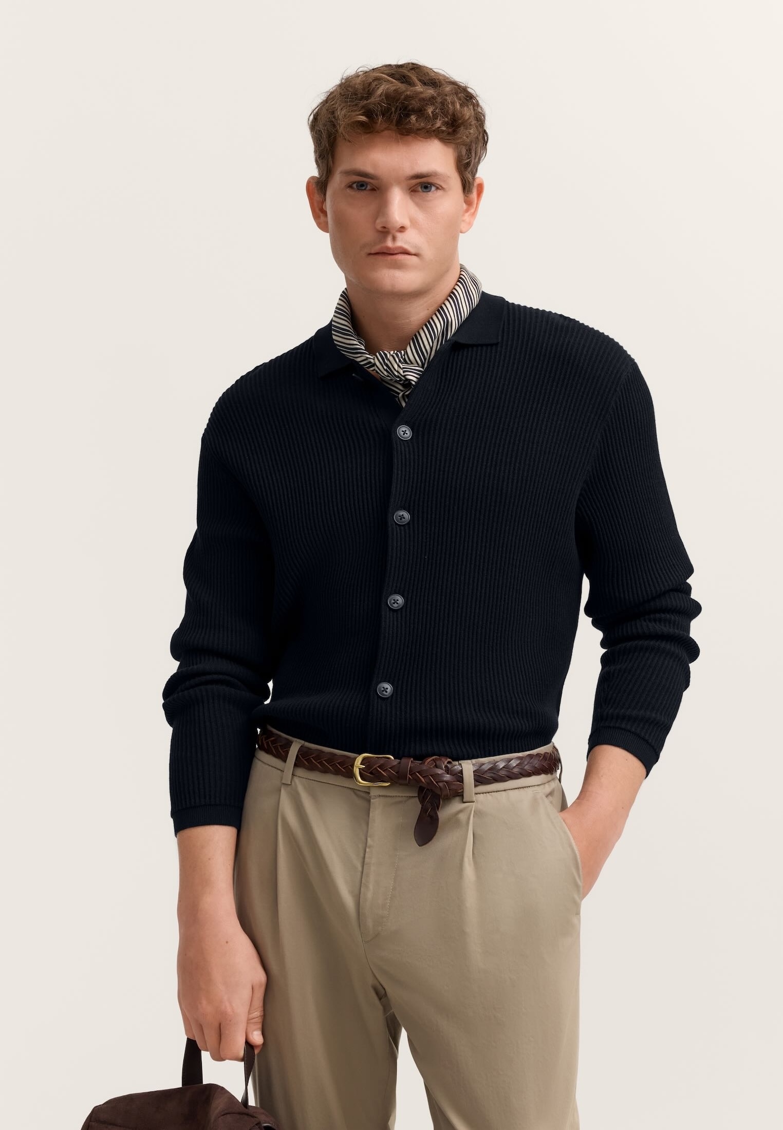 bugatti Strickjacke »Regular Fit« geknöpft mit Polokragen