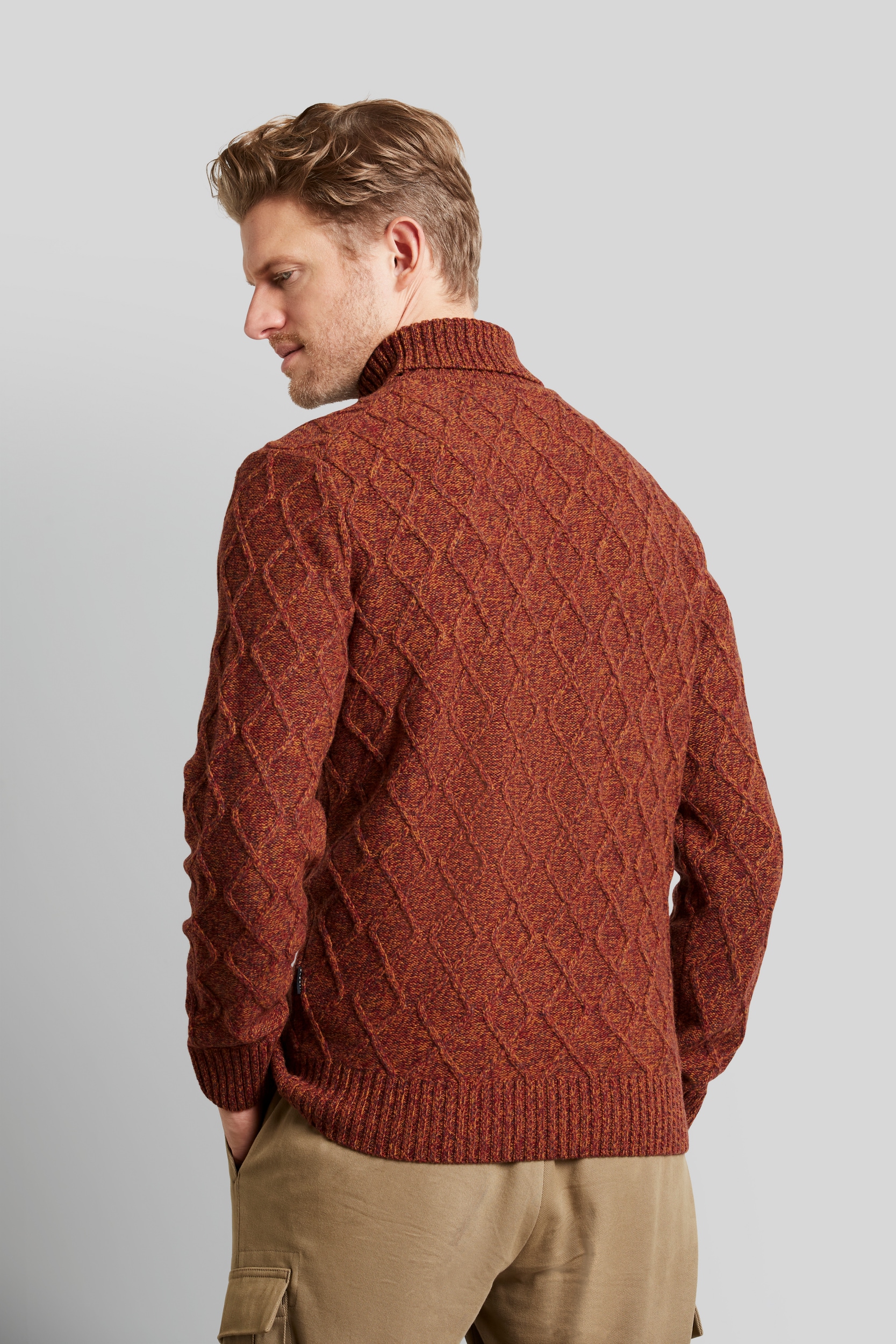 bugatti Rollkragenpullover, mit 3-D-Rautenmuster