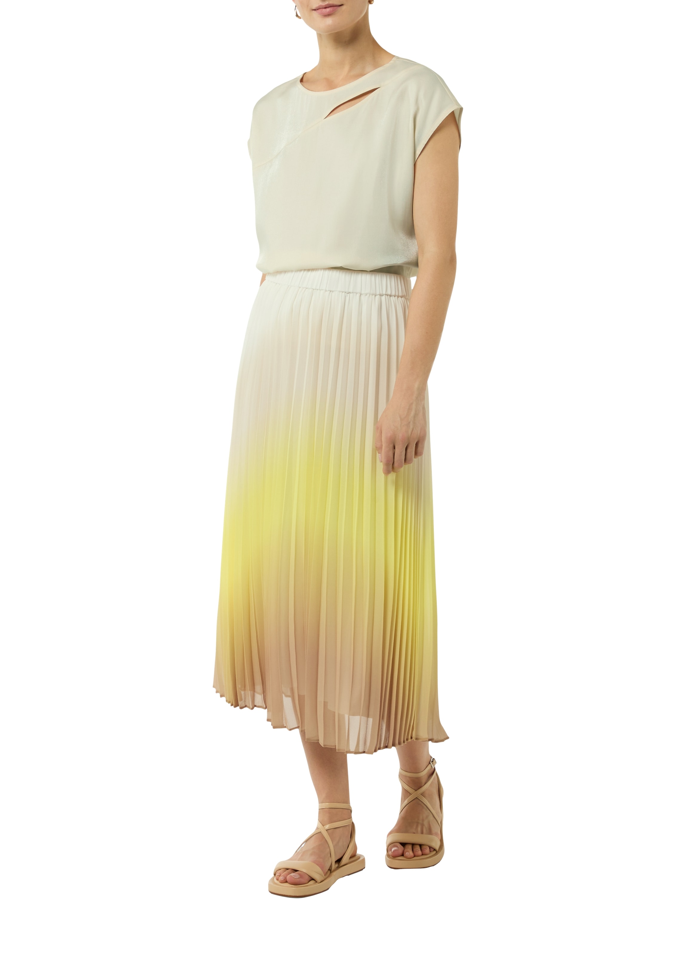 Comma T-Shirt mit Ausschnitt an der Front