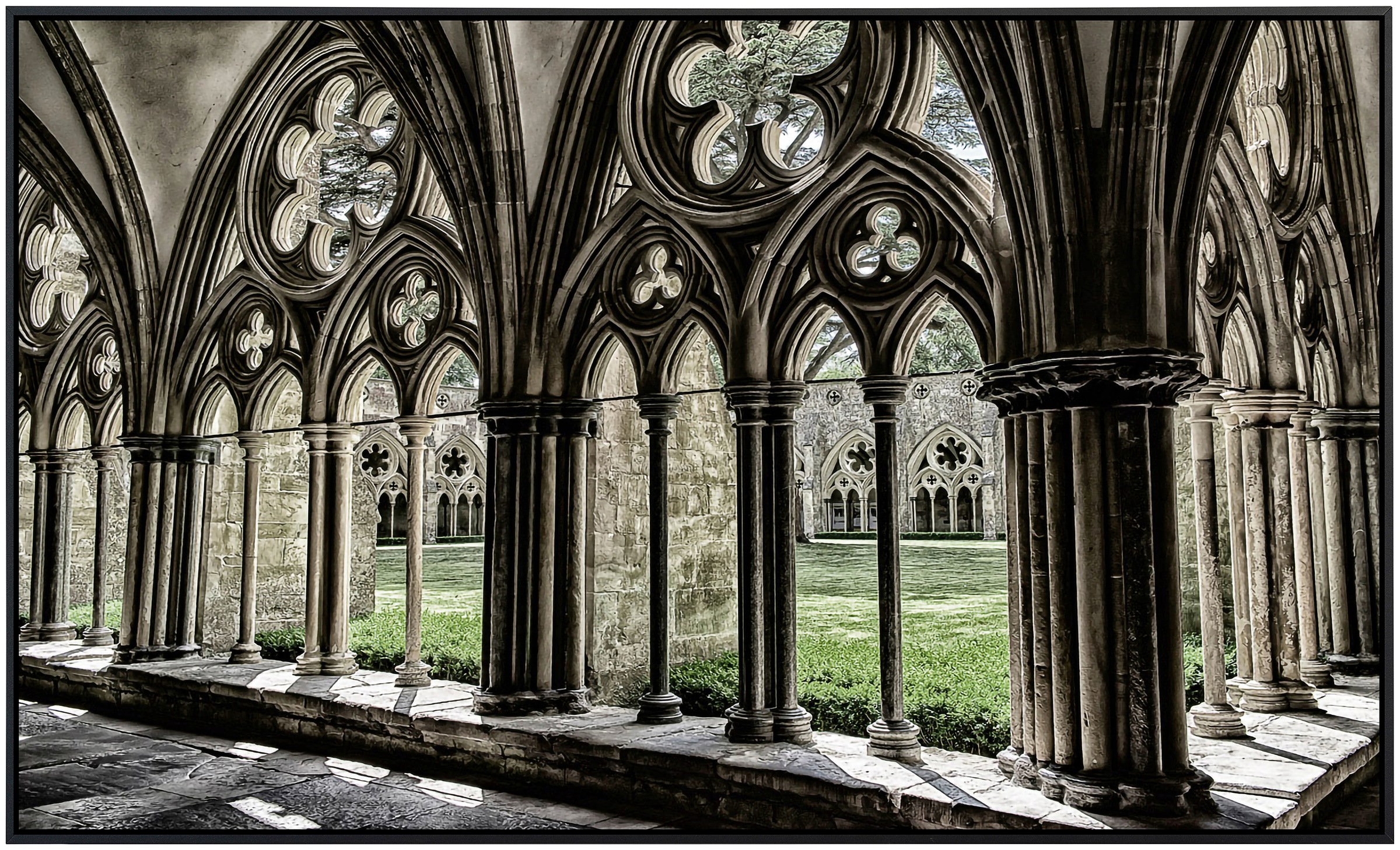 Papermoon Infrarotheizung »Mittelalterliche Kathedrale«, sehr angenehme Str günstig online kaufen