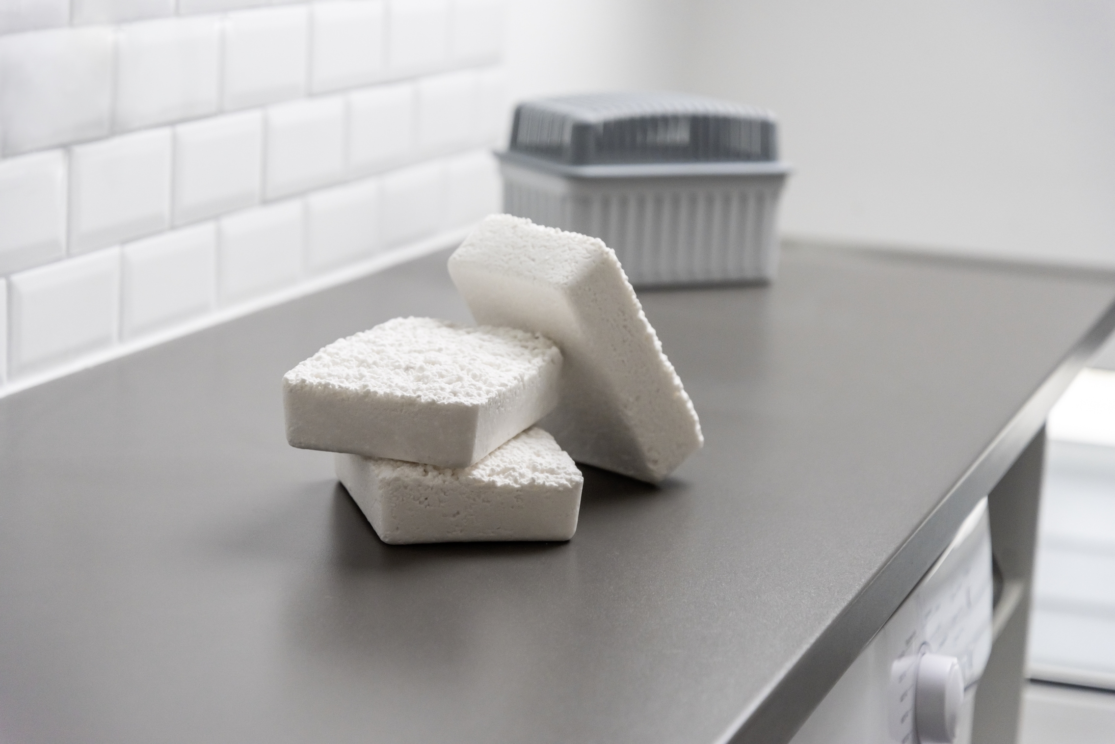 WENKO Luftentfeuchter »1+3 Nachfüllpack« für 80 m³ Räume für Räume bis 80 m³, entfeuchtet geräuschlos und ohne Strom