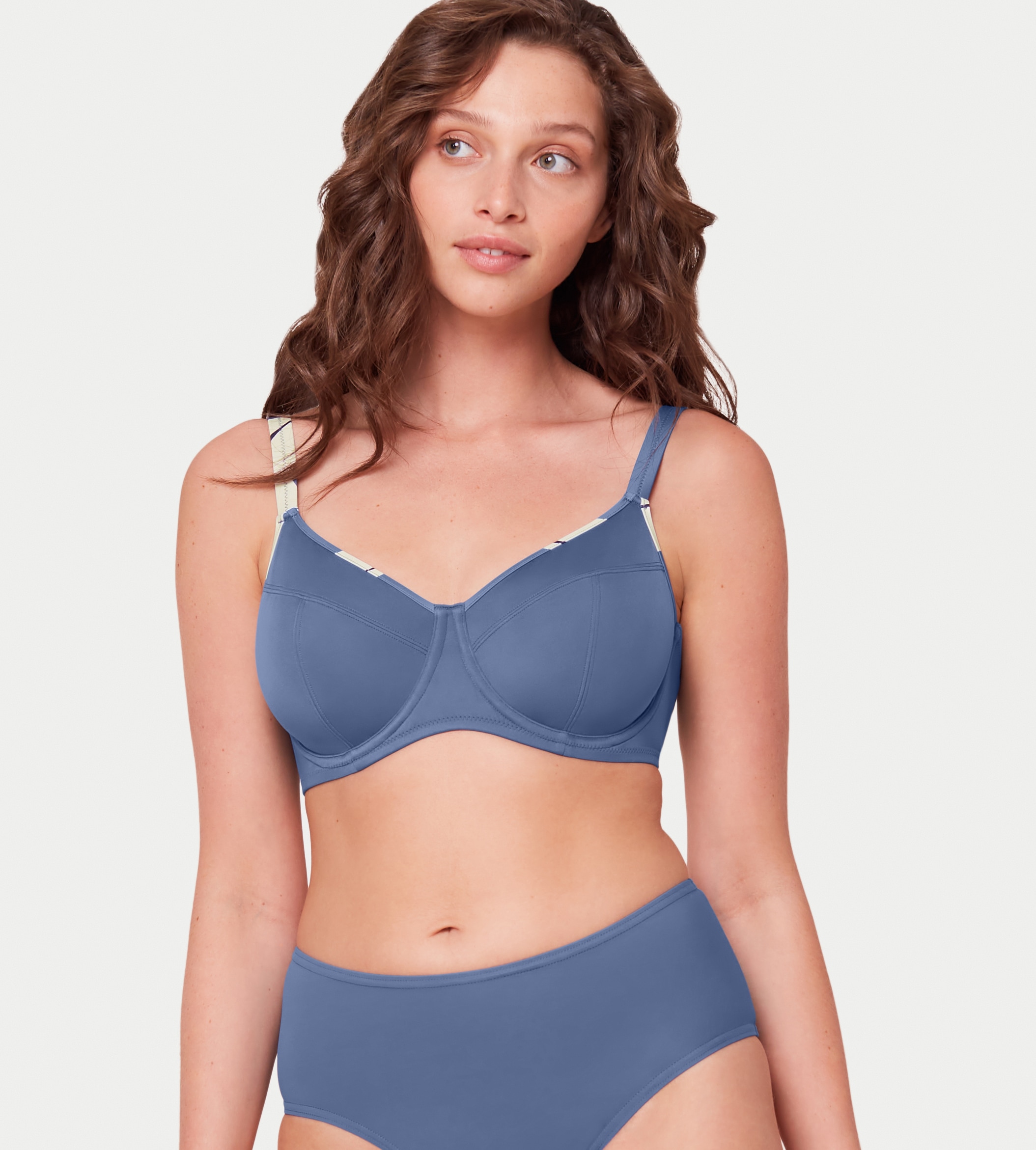 Triumph Bügel-Bikini-Top »Summer Allure W sd 01«, Minimizer - verkleinert die Brust optisch um eine Cup-Größe