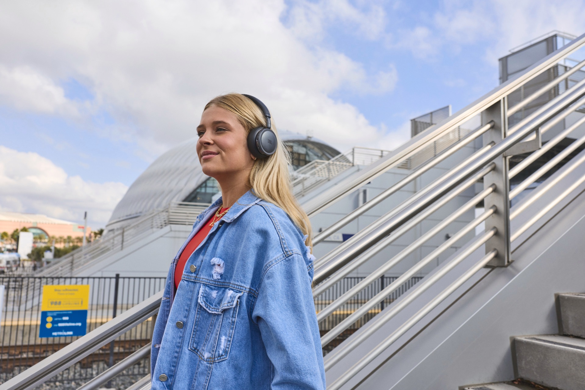 JBL On-Ear-Kopfhörer »LIVE 680NC« A2DP Bluetooth Active Noise Cancelling (ANC) | Freisprechfunktion | Wireless-Audio-Streaming Kabelloser On-Ear-Kopfhörer mit Noise-Cancelling