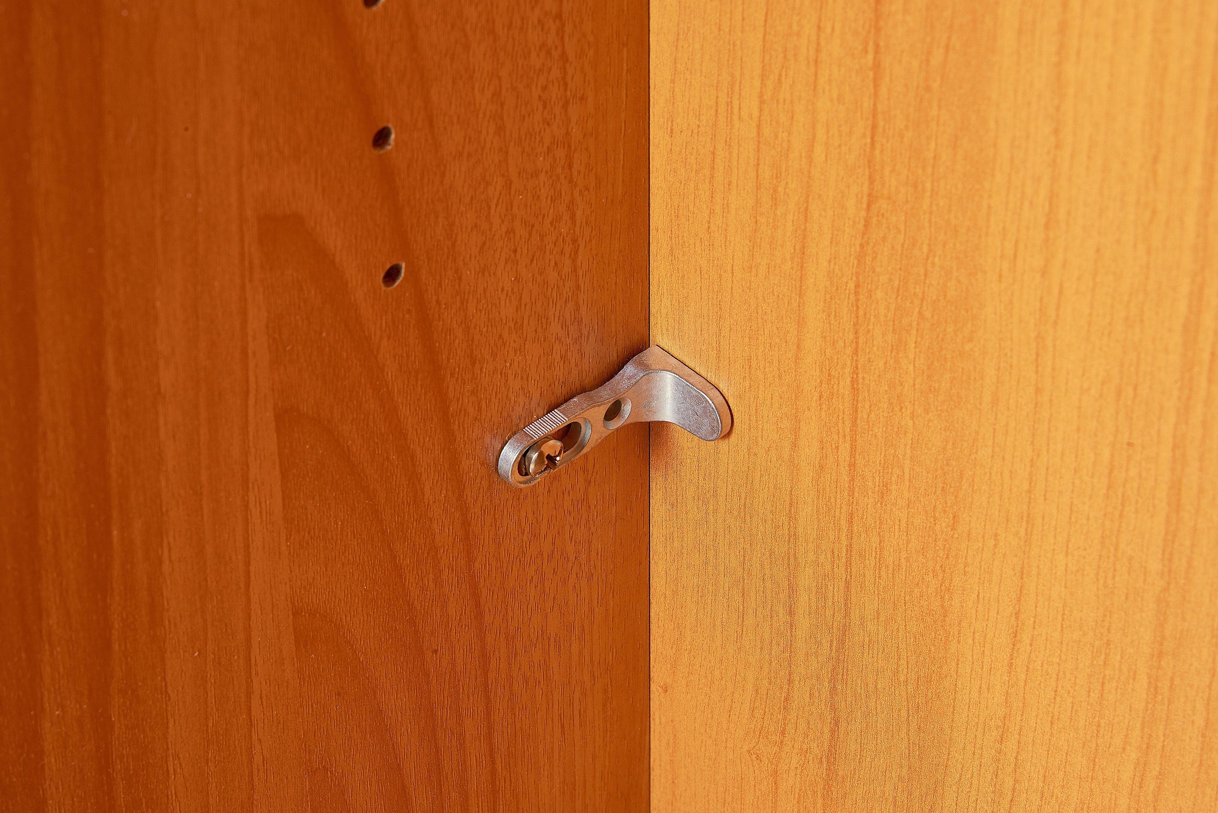 INOSIGN Schlafzimmer-Set »Greta, aus FSC-zertifiziertem Holzwerkstoff, Hochglanzoberfläche«, (4 tlg., aus 1 Kleiderschrank, 1 Bett (180x200cm) und 2 Nachtkommoden), im italienischen Barock- KLassik-Stil mit opulenten Verzierungen