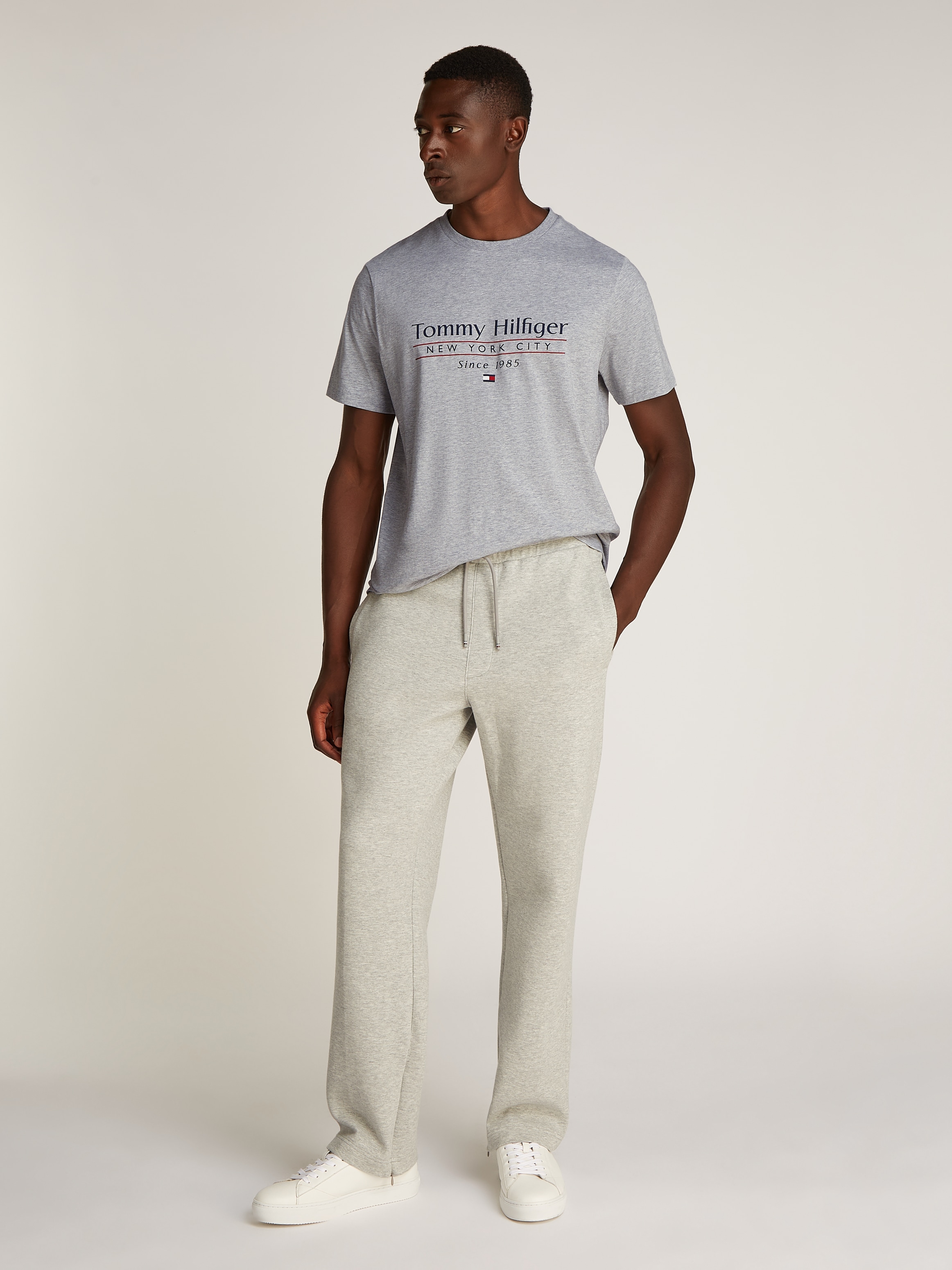Tommy Hilfiger T-Shirt »HILFIGER CENTER STACK TEE«, mit großem Schriftprint