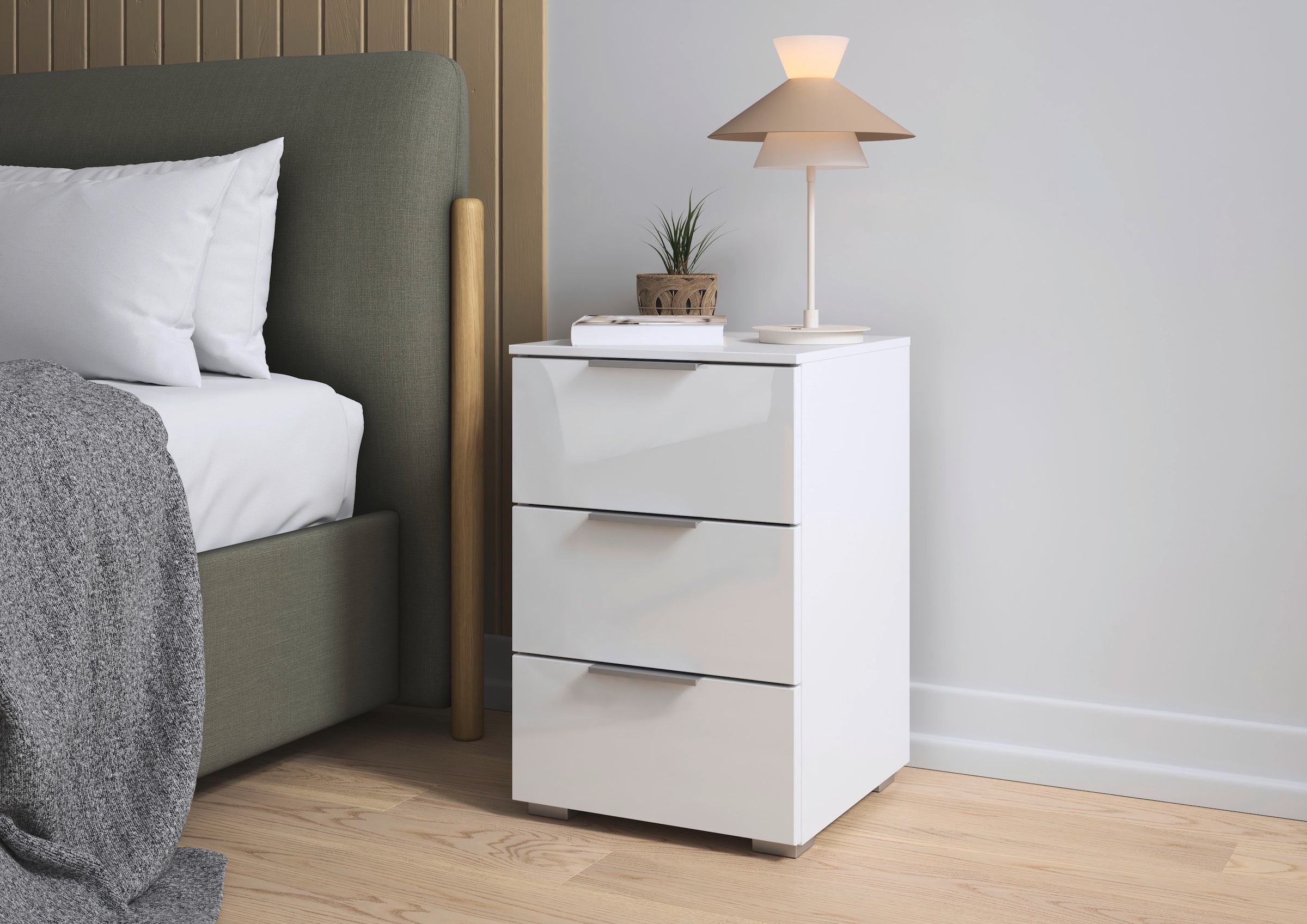 OTTO home Nachtkommode »Nachttisch Nachtschrank Nachtkonsole AGORDO mit Glasfront« in zwei Griff-Farben, Breite 40 cm,  mit 3 geräumigen Schubladen für viel Stauraum MADE IN GERMANY