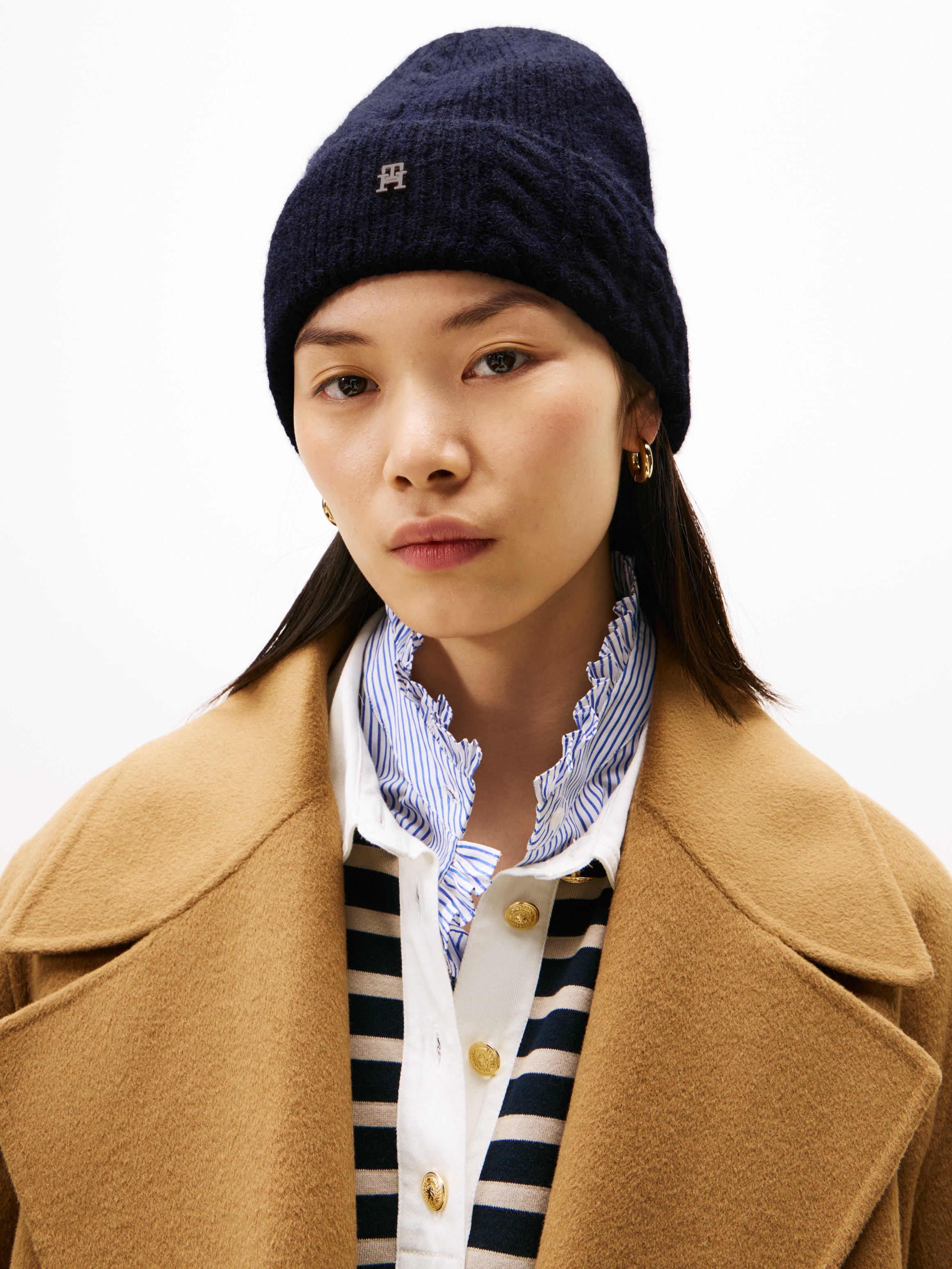 Tommy Hilfiger Beanie »TH ELEVATED CHIC FLUFFY« flauschig, mit Wolle, ca. 25x21 cm