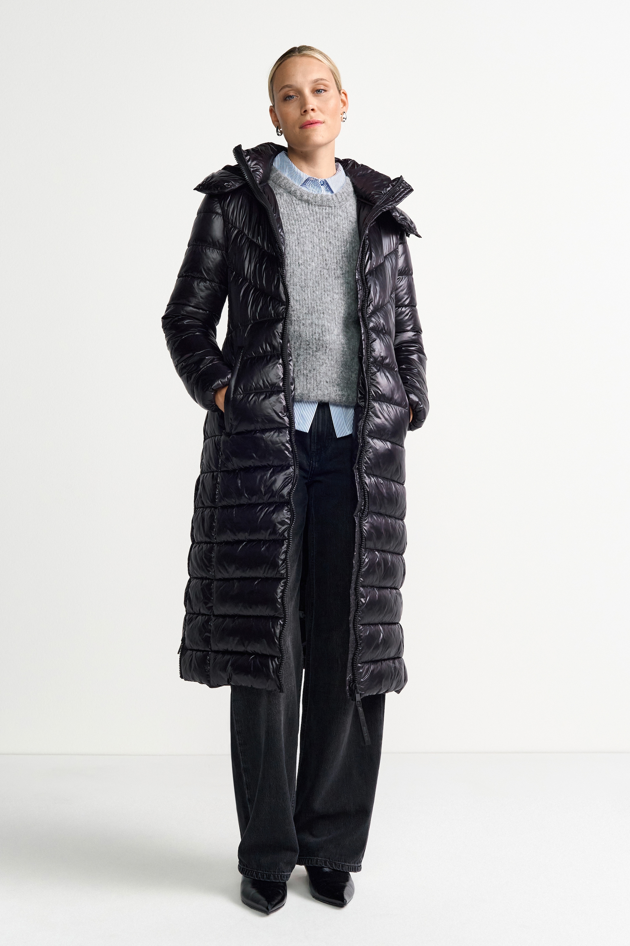 RICHROYAL Steppmantel, mit glänzenden Finish, slim fit, mit Reißverschlüssen an den Seiten