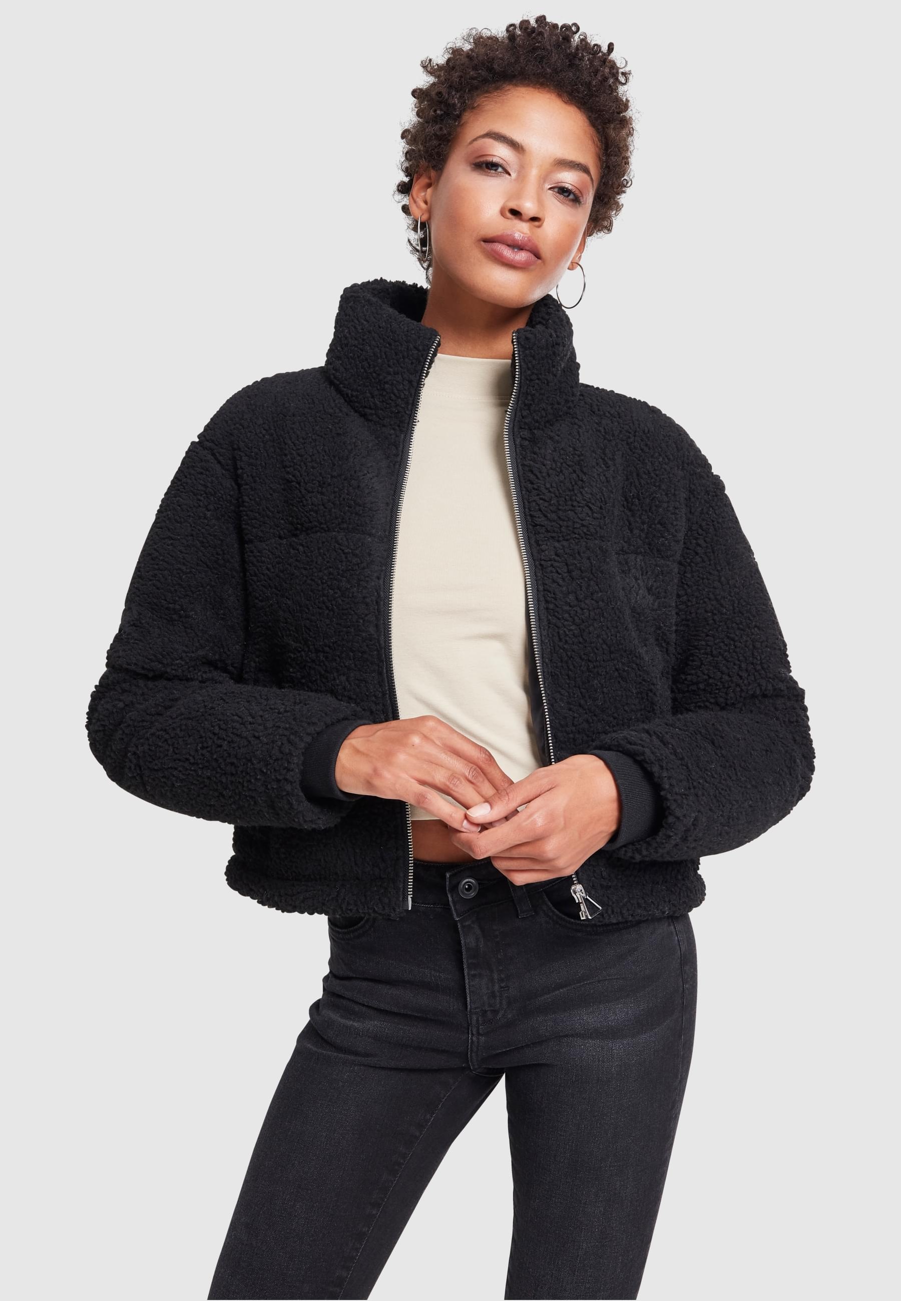 URBAN CLASSICS Winterjacke »Urban Classics Damen Ladies Boxy Sherpa Puffer Jacket« 1 Stk. tlg. ohne Kapuze