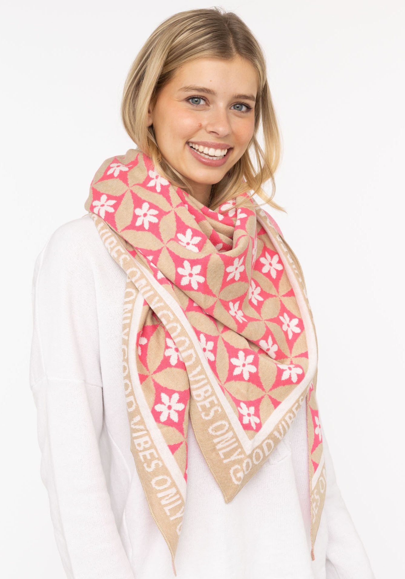 ZWILLINGSHERZ Dreieckstuch »"Luxury Vibes"« Feinstrick, Blumenmotiv, Statement, wärmend Beige Pink