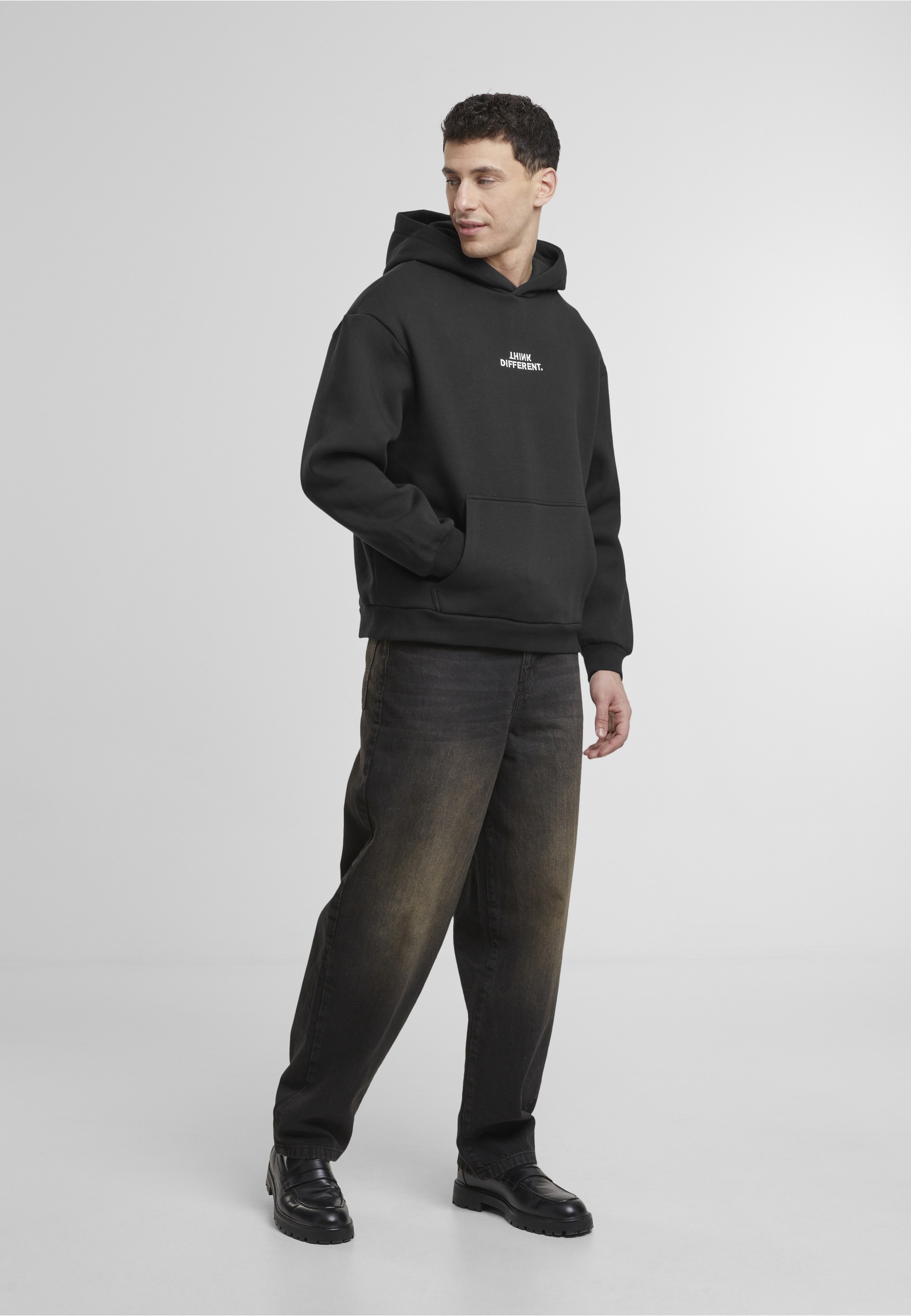 MisterTee Kapuzenpullover »MisterTee Think Different EMB Fluffy Hoody« 1 Stk.