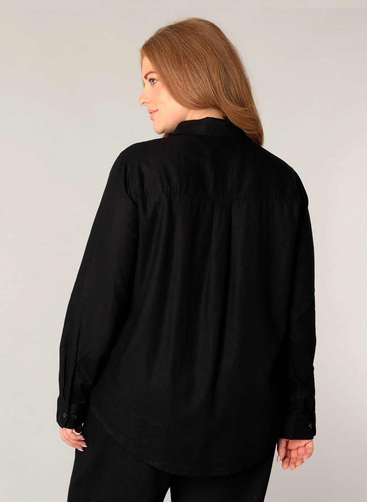 Base Level Curvy Langarmbluse »Yaella« mit Knopfleiste und aus Leinen