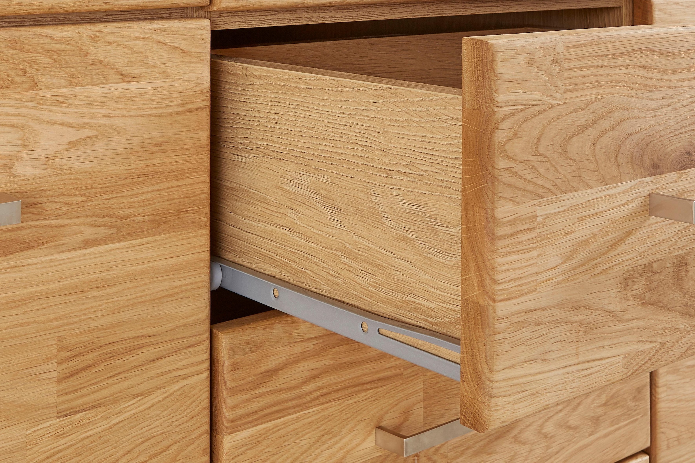 Home affaire Highboard »Ribe,125cm breit,115cm hoch, Fronten Massivholz,5Türen,3 Schubladen«, Holz massiv, Holzwerkstoff, Metall Griffe,10Fächer, Böden versetzbar
