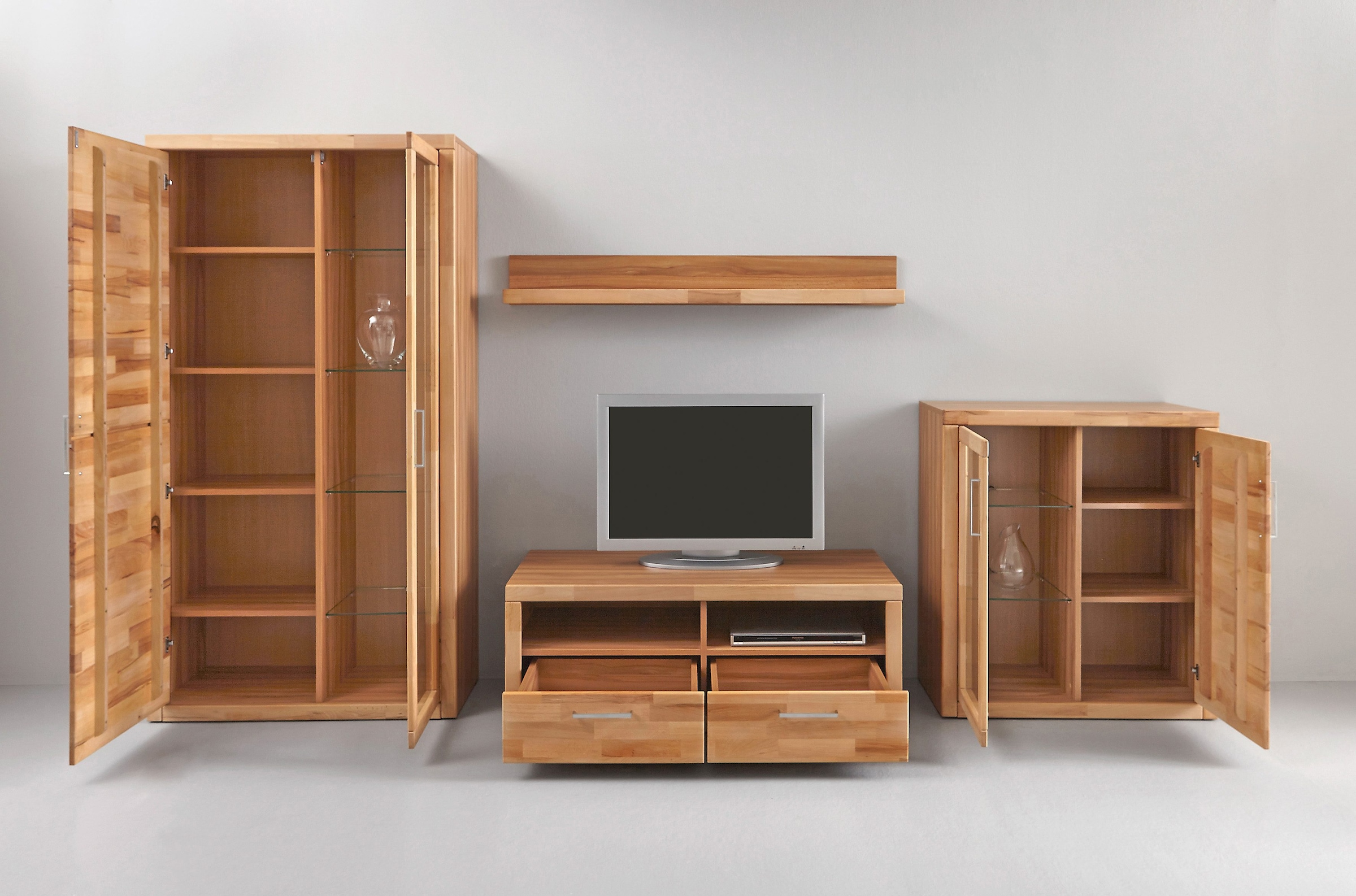 Home affaire Wohnwand »Logo,Fronten Massivholz,Korpus Holzwekstoff,viel Stauraum«, (Set, 4 St.), Türen und Schubladen, bei TV Teil Kabeldurchführung,FSC