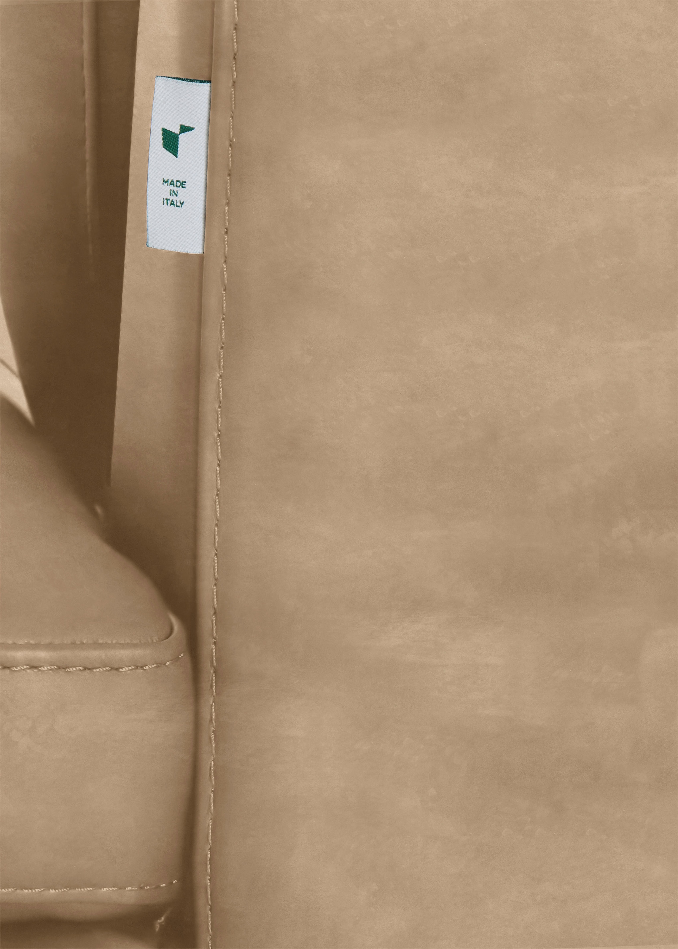 CALIA ITALIA 2-Sitzer »Gaia, Sofa im edlen Design und mit erstklassigem Sitzkomfort«, aus pflegeleichtem Luxus-Microfaser Ginevra Hydro Care