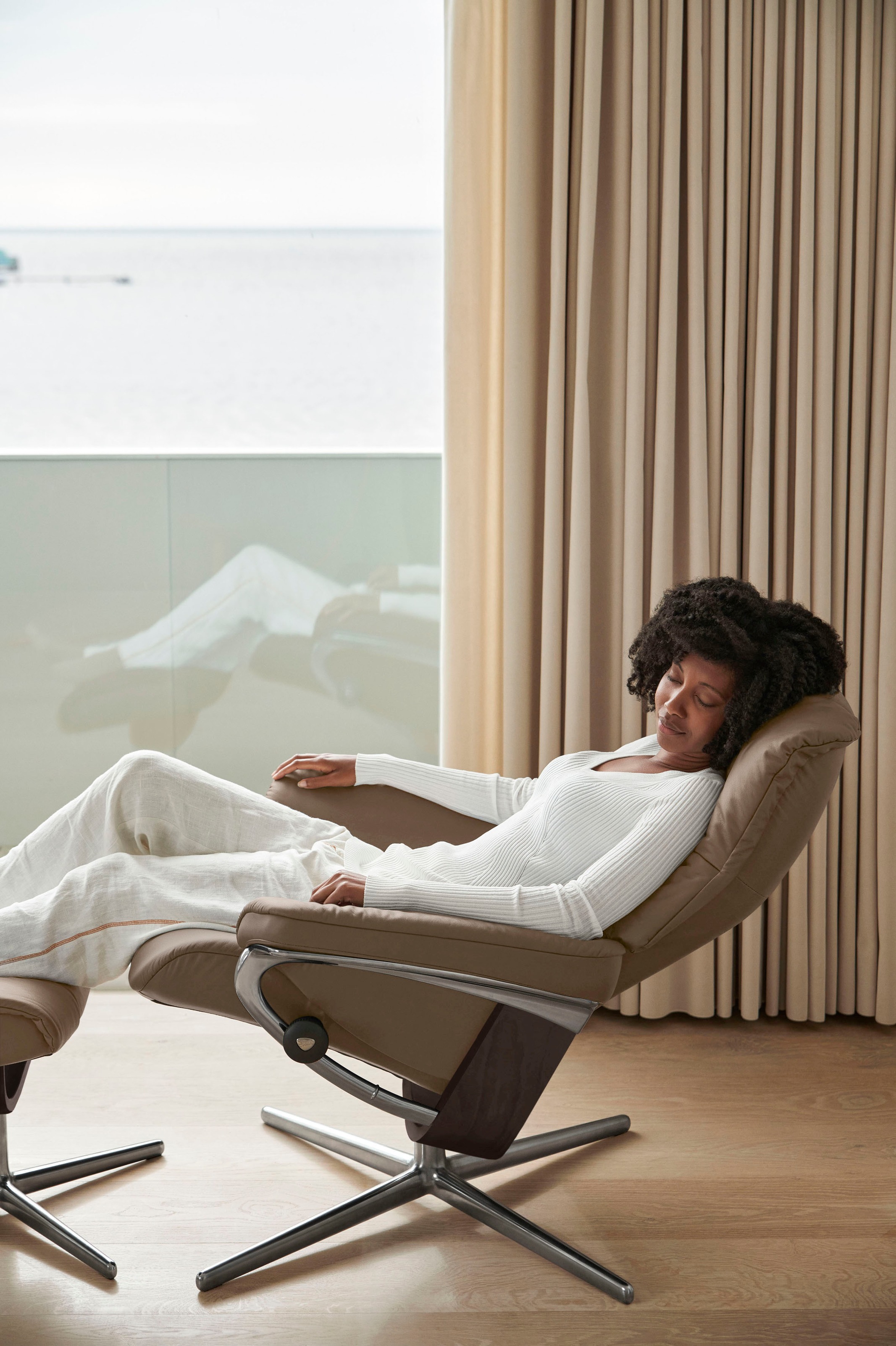 Stressless® Relaxsessel »Mayfair«, (Set, Relaxsessel mit Hocker), mit Hocker, mit Cross Base, Größe S, M & L, Holzakzent Wenge