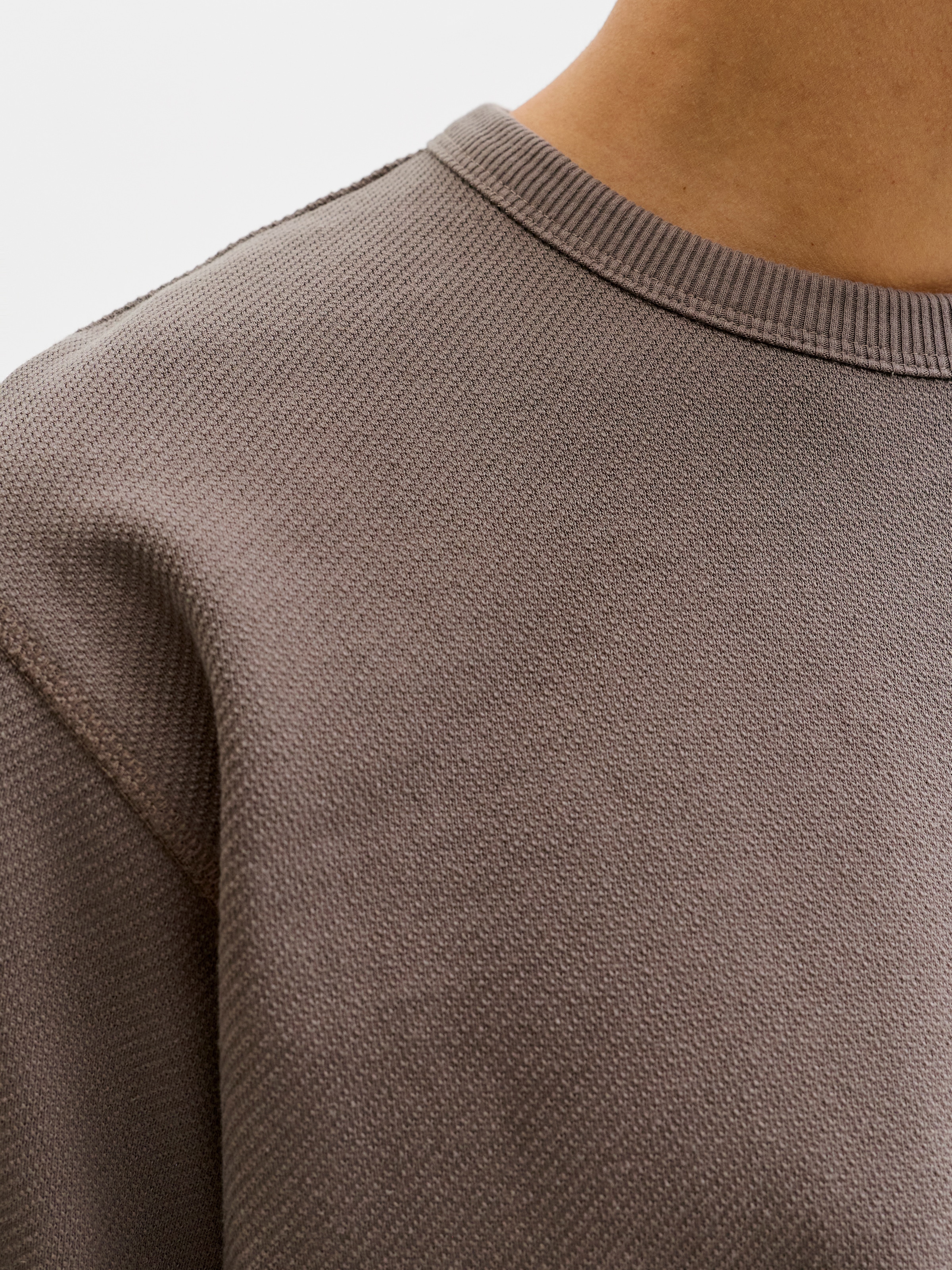 Jack & Jones Sweatshirt »JJEDOVER CLASSIC SWEAT CREW NECK SN«, mit Markenlabel
