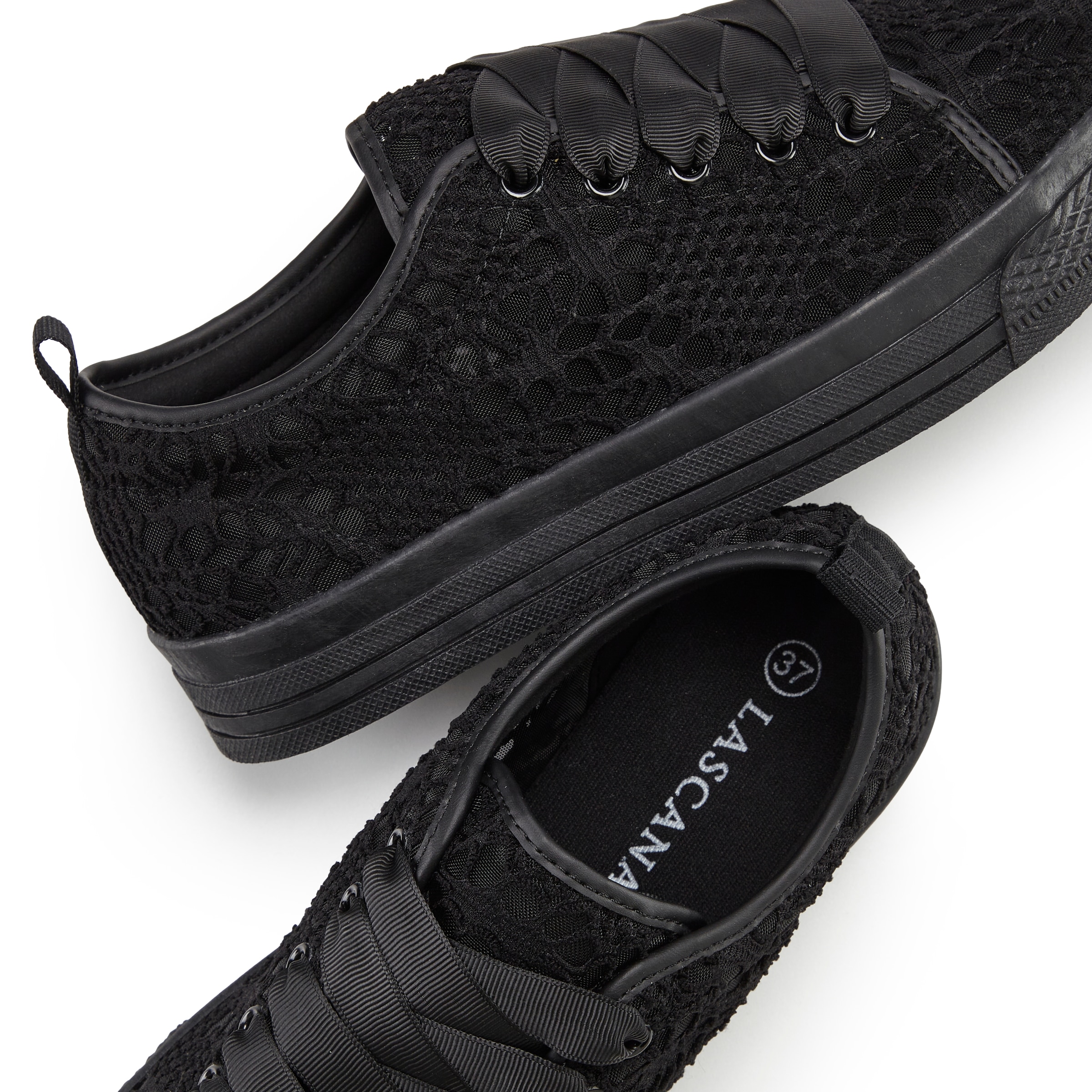 LASCANA Sneaker, mit leichter Plateausohle und Spitze, Schnürhalbschuhe, Freizeitschuhe