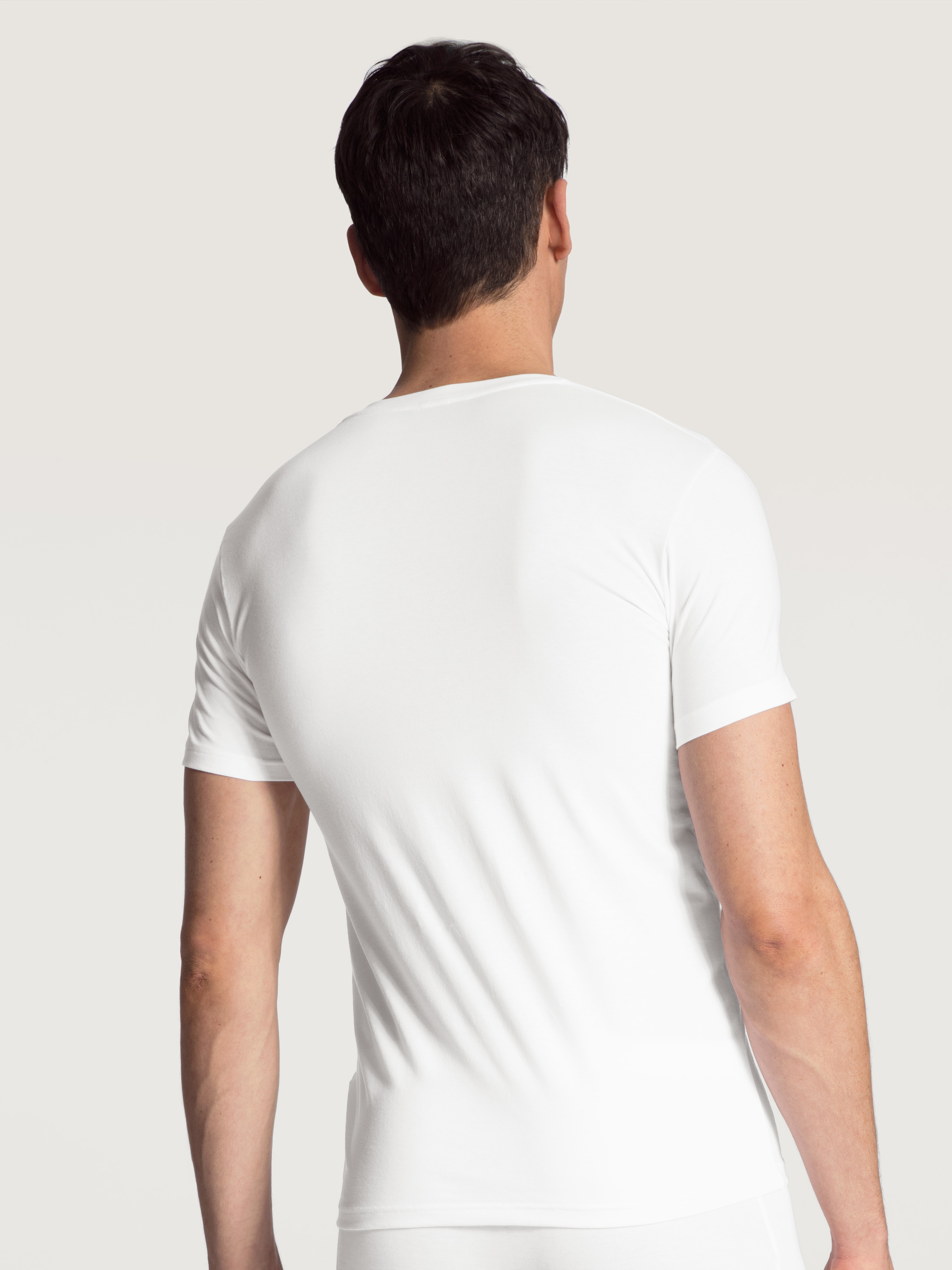 CALIDA V-Shirt »Evolution«, mit tiefem V-Ausschnitt, Interlock-Qualität, Kurzarm, elastisch