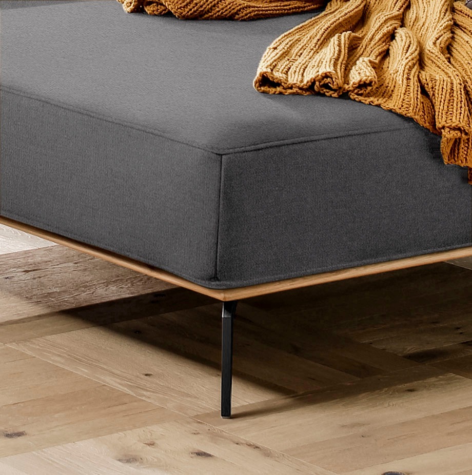 W.SCHILLIG Ecksofa »run, Designsofa mit tollem Sitzkomfort, bequem, L-Form«, mit Holzsockel, Füße in Schwarz pulverbeschichtet, Breite 299 cm