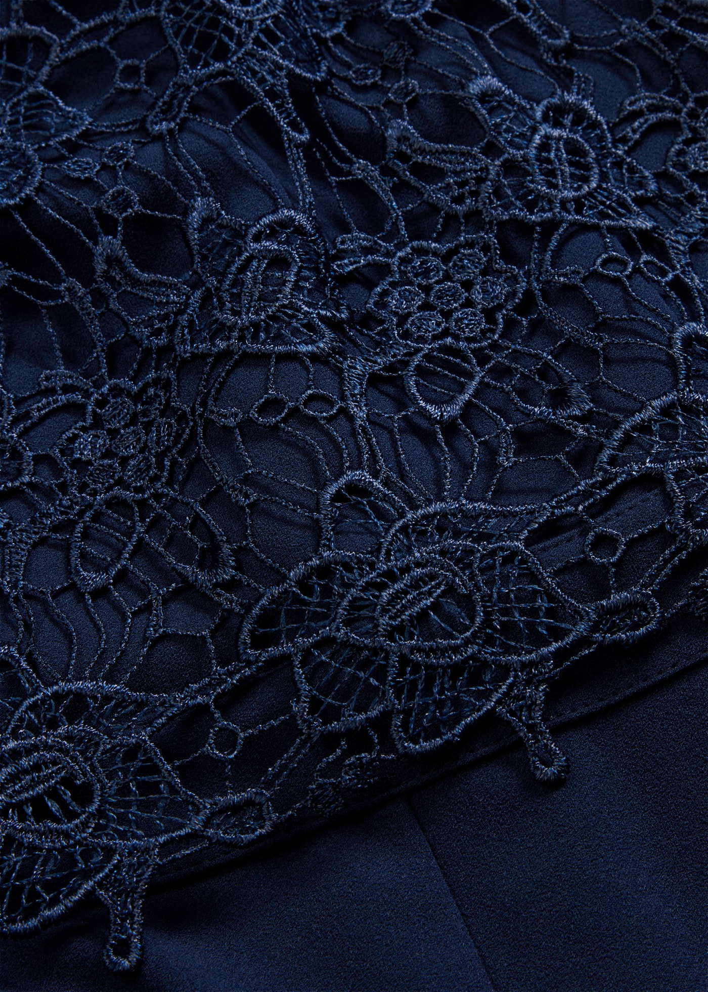 bonprix Jumpsuit mit kurzem Arm, figurumspielende Passform, weites Bein