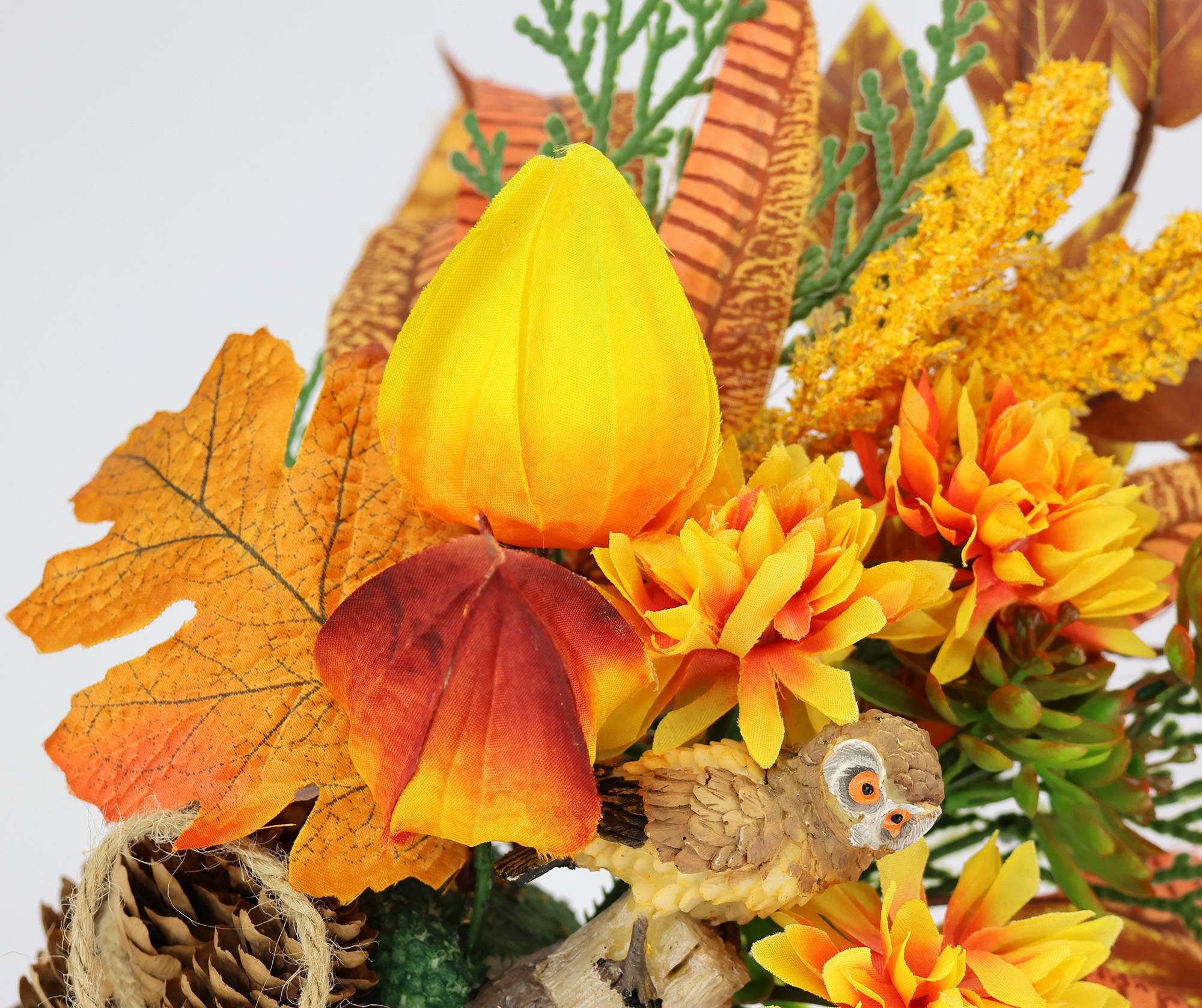 I.GE.A. Kunstblume »Herbstgesteck Chrysanthemen«, Im Zapfentopf mit Physalis, Eule, Herbstlaub