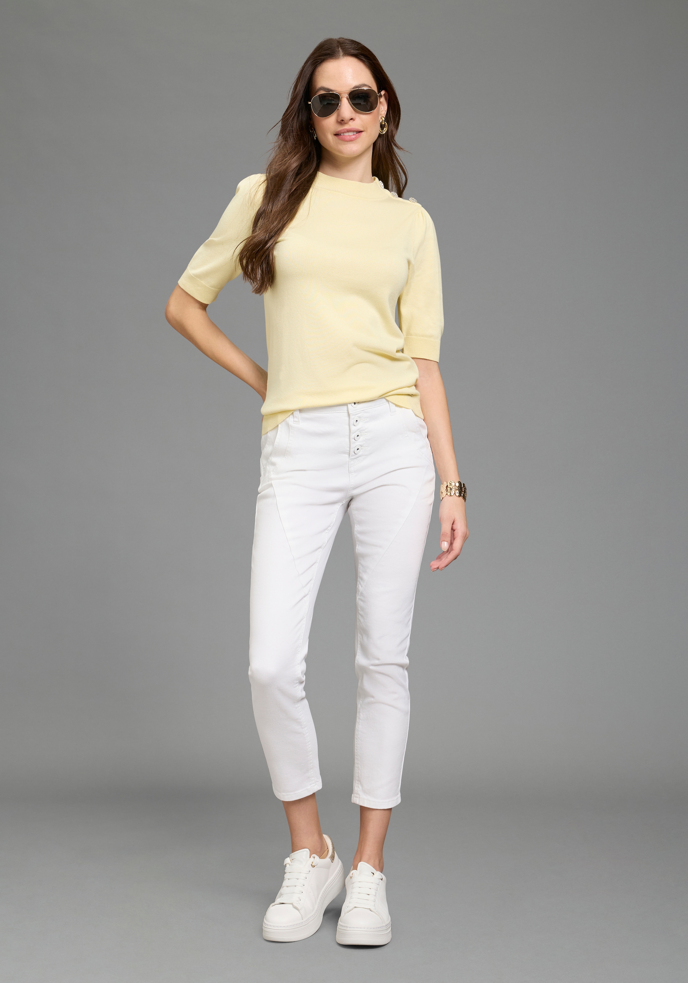 Bruno Banani Kurzarmpullover mit Glitzerknöpfen, Trendfarbe - Butter Yellow