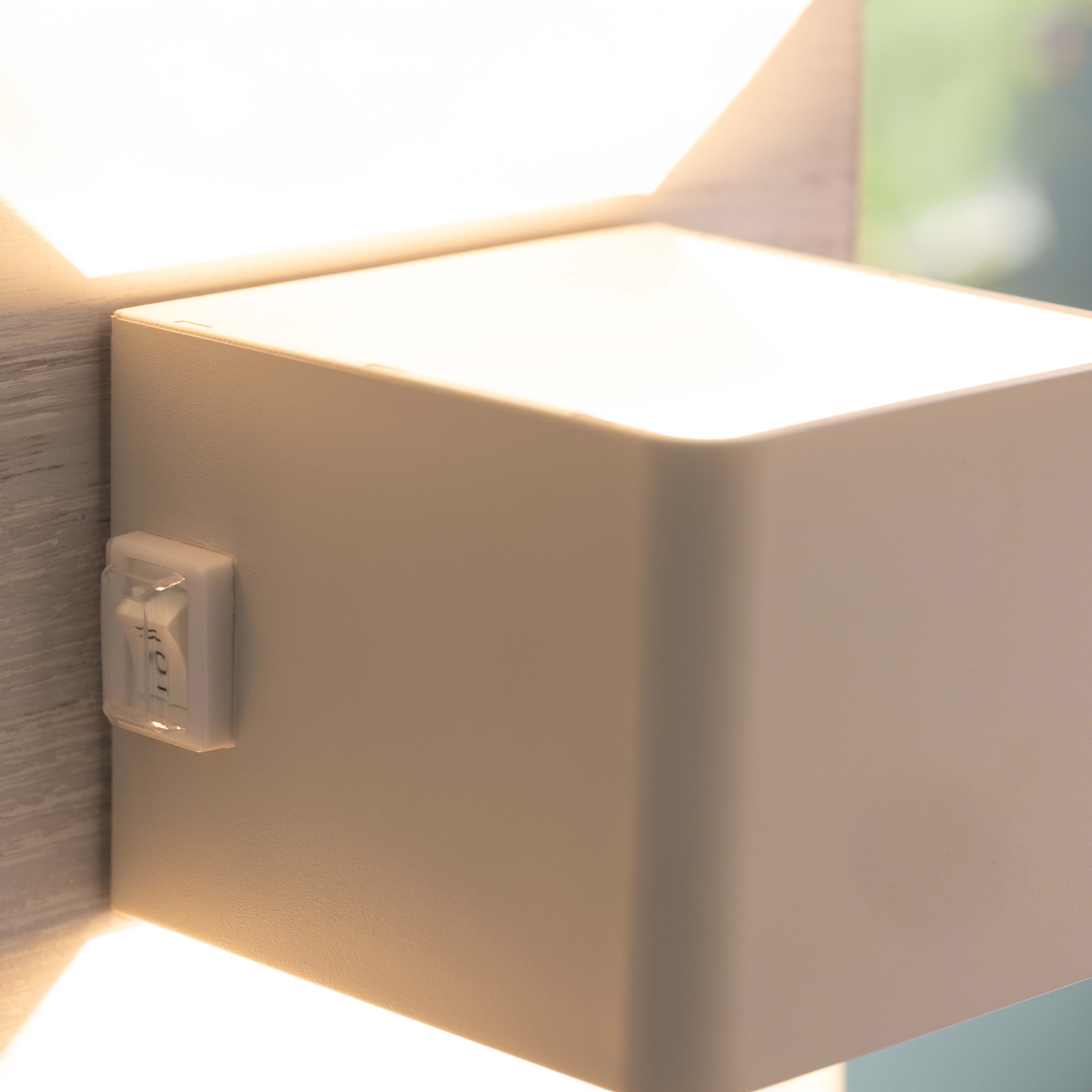 Brilliant Außen-Wandleuchte »Iseo - portable Akkuleuchte inkl. Magnetplatte«, 1 flammig, Leuchtmittel LED-Modul | LED fest integriert, Akku, 300 lm, 3000 K, USB, schwarz, mobile Außenlampe, Wandlampe