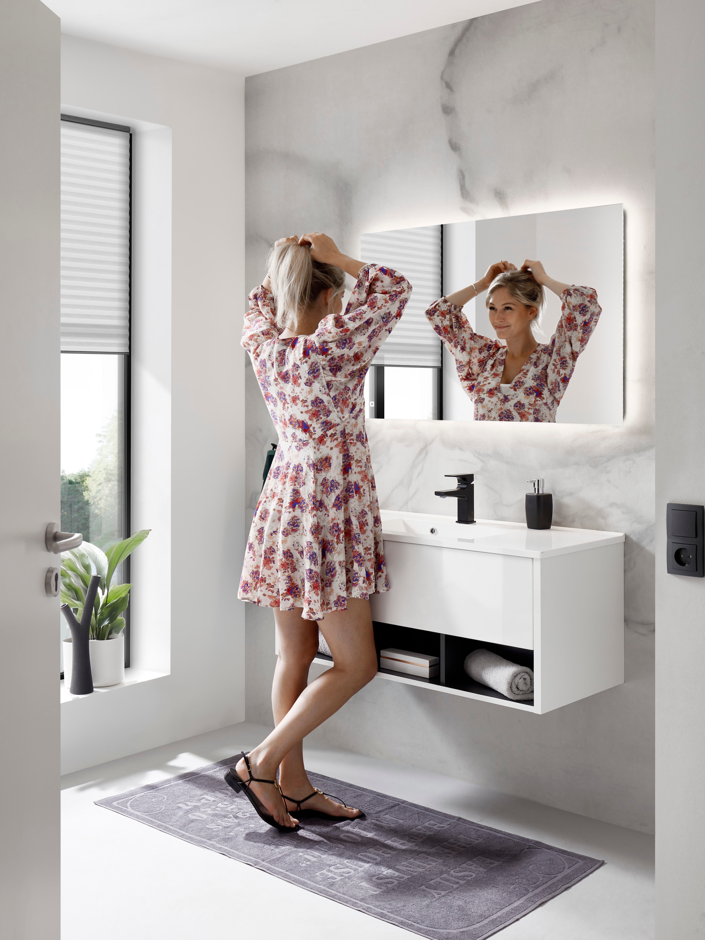 Places of Style Badmöbel-Set »Studio Line, Bad im modernen Design, 2-teiliges Badezimmer«, (2 St.), Waschtisch und Spiegel, in zwei Farben verfügbar, viel Stauraum