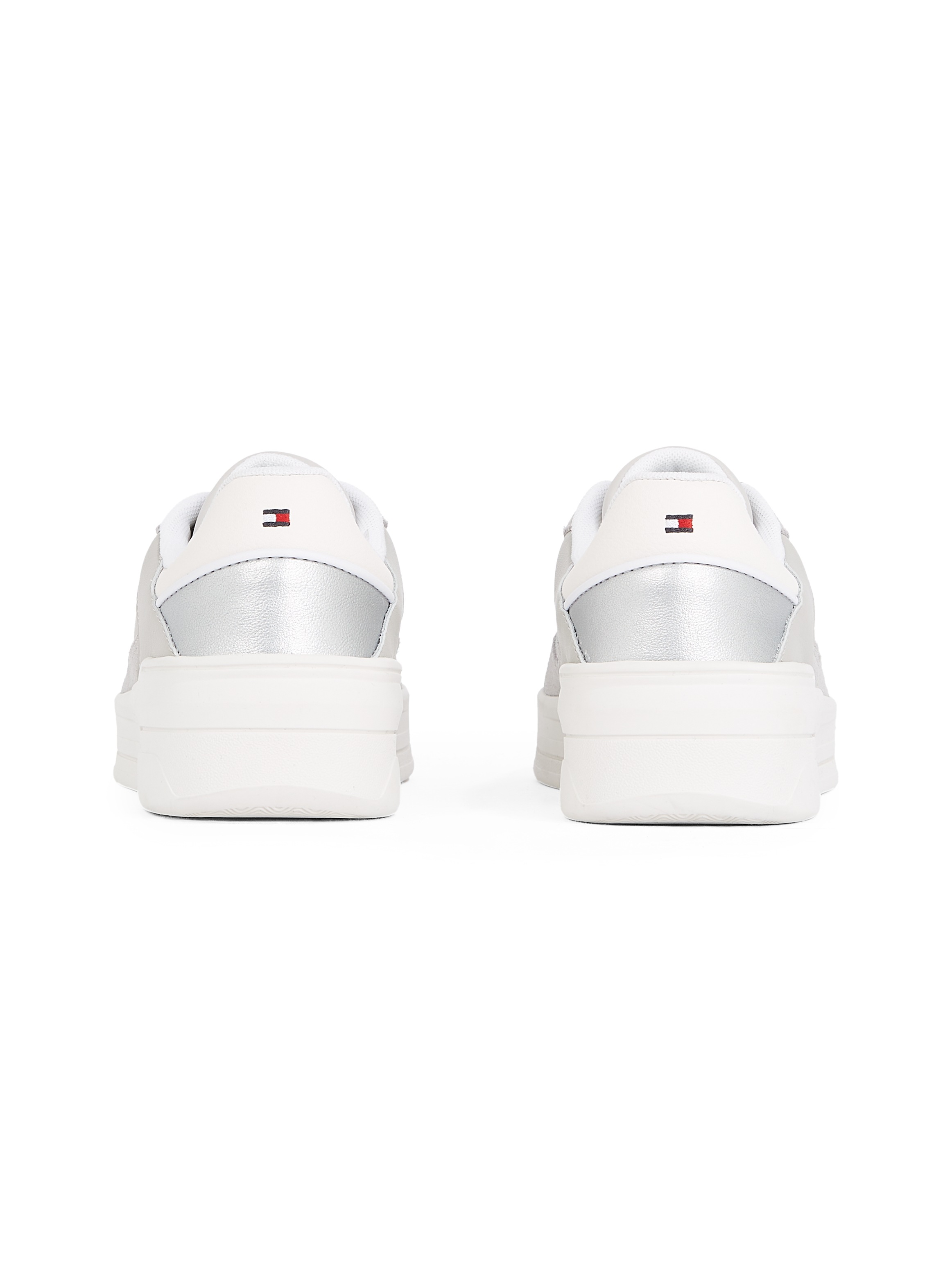 Tommy Hilfiger Plateausneaker »ESSENT BASKET SNEAKER METALLIC«, Freizeitschuh, Halbschuh, Schnürschuh mit seitlicher Logoflagge