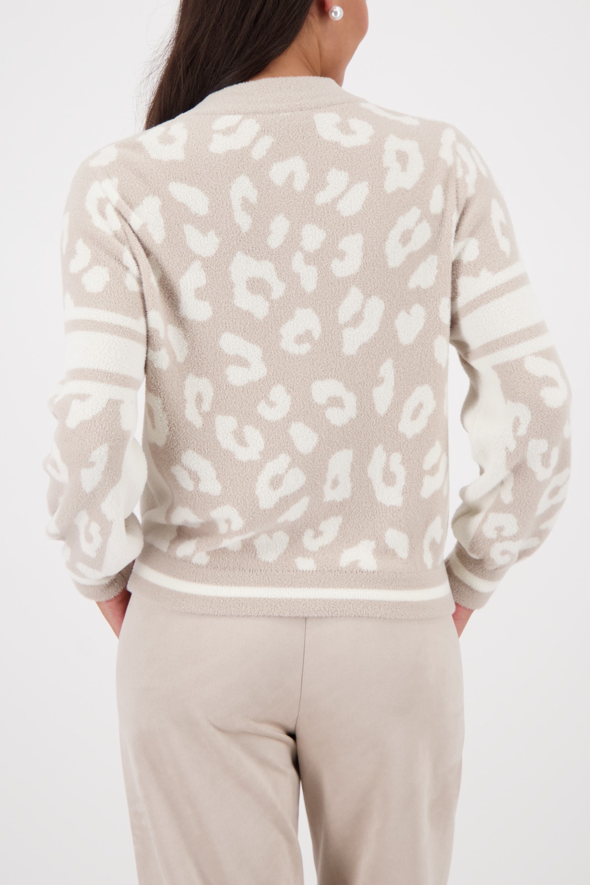 Monari Strickjacke »Jacke Strickjacke Leo« Regular fit mit Rundhalsausschnitt