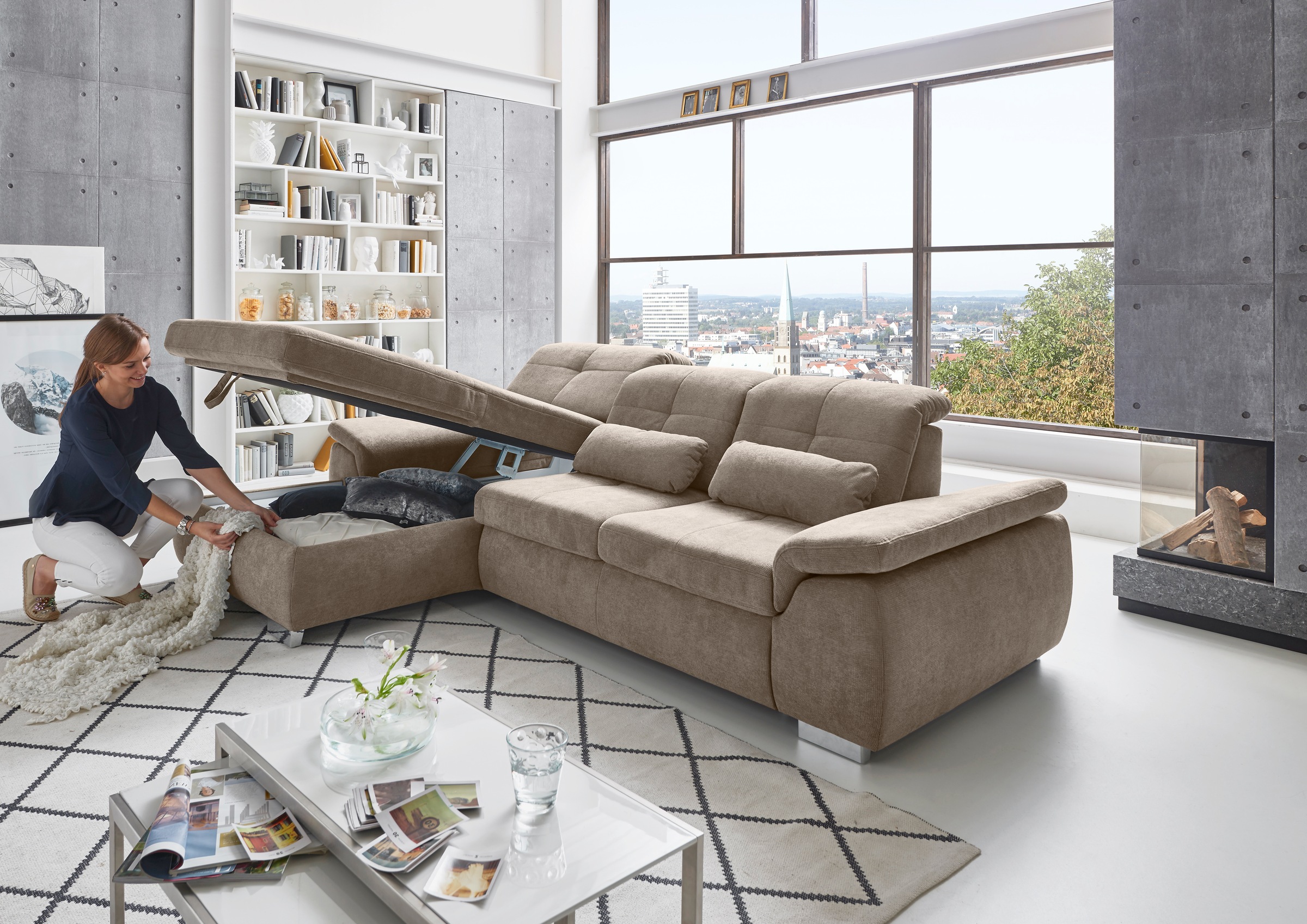 Die PlanBar Ecksofa »MP-IN16037 L-Form mit Kaltschaum-Polsterung«, mit Sitztiefenverstellung & Zierkissen