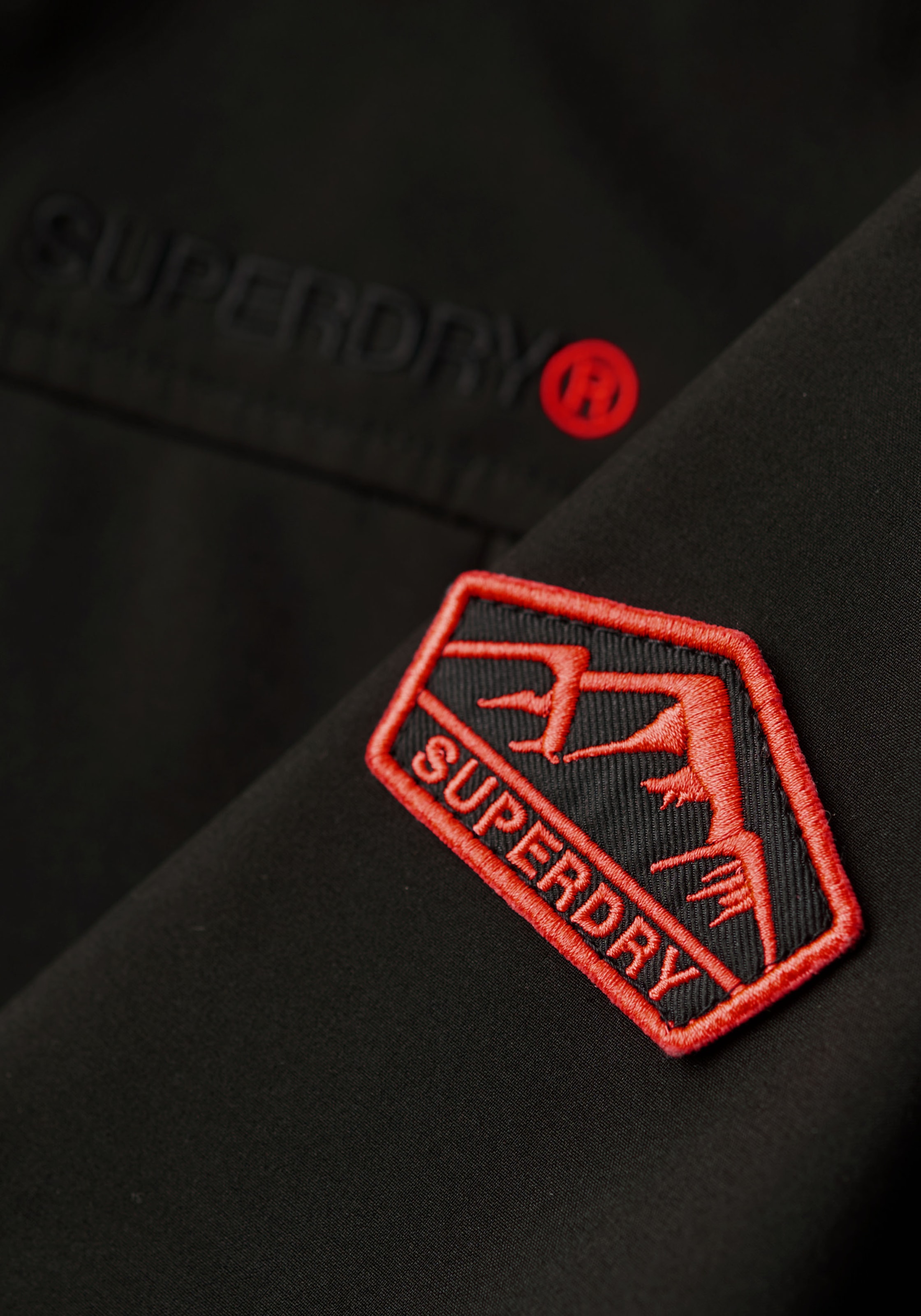 Superdry Outdoorjacke »HOODED CLASSIC TREKKER JKT«, mit Kapuze