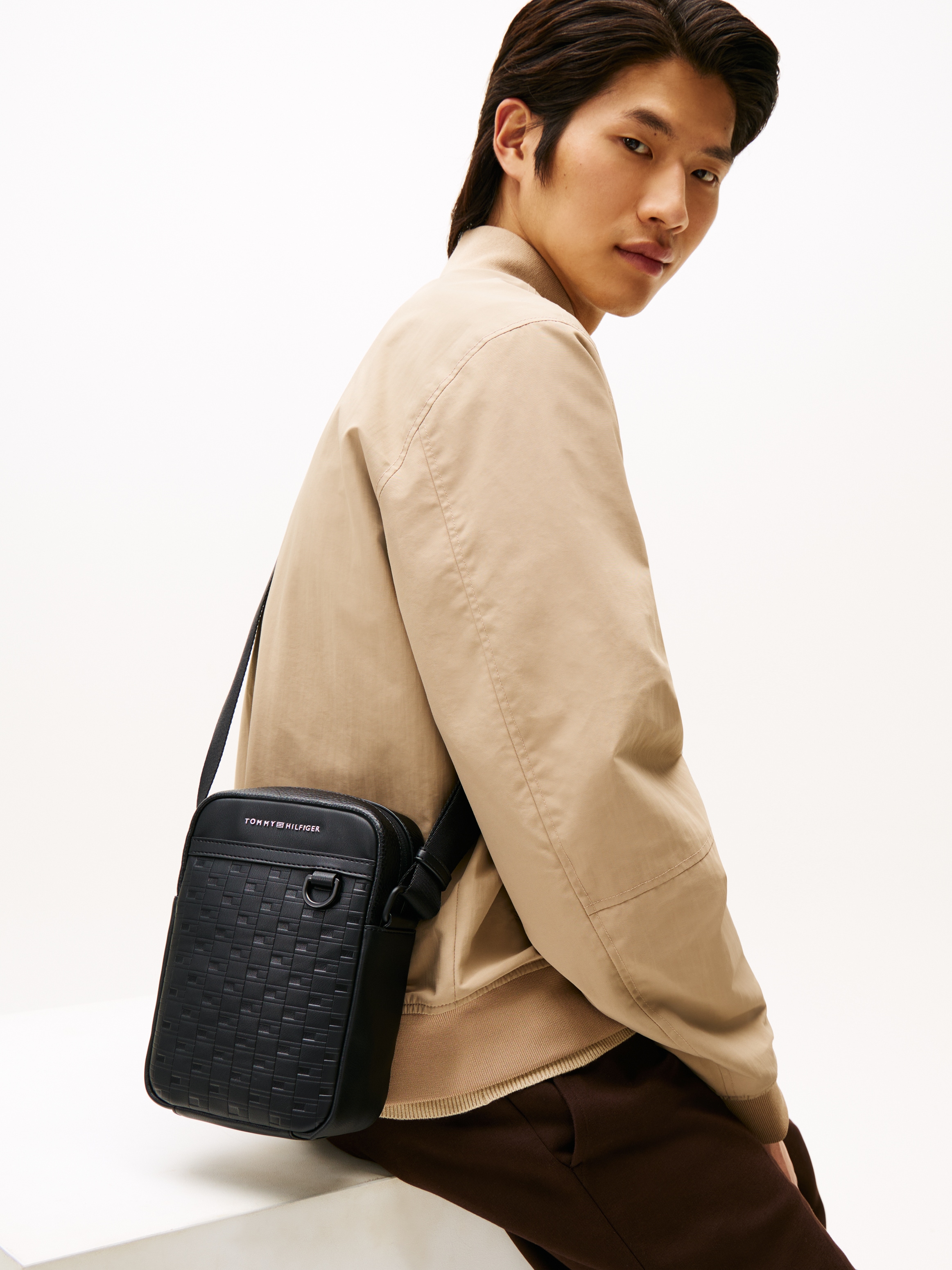 Tommy Hilfiger Umhängetasche »TH MODERN MINI REPORTER« , Men Schultertasche, Crossbody-Bag mit Flechtmuster