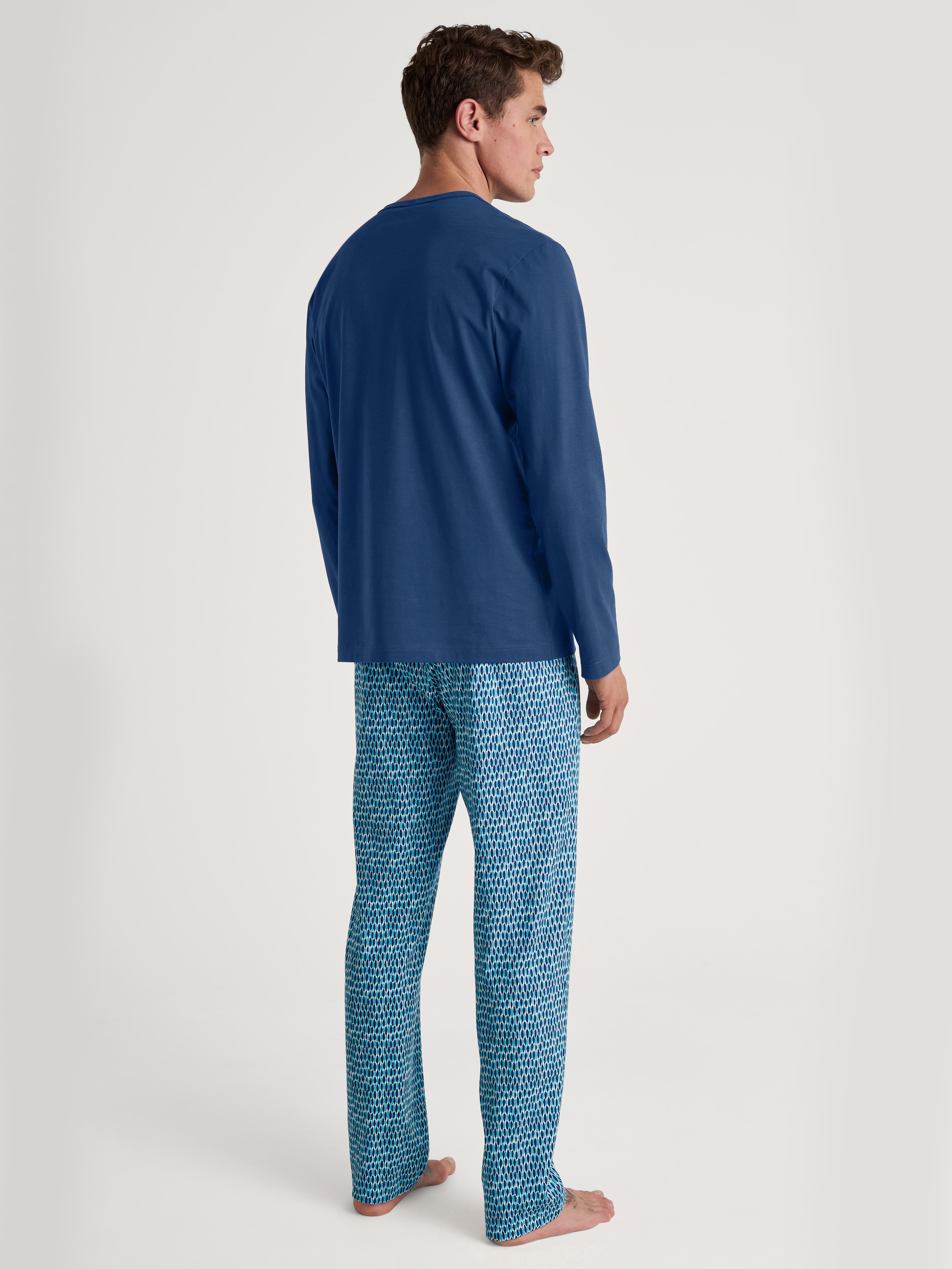 CALIDA Schlafanzug »Relax Imprint«, (2 tlg.), Langarm-Shirt & Hose mit geradem Bein
