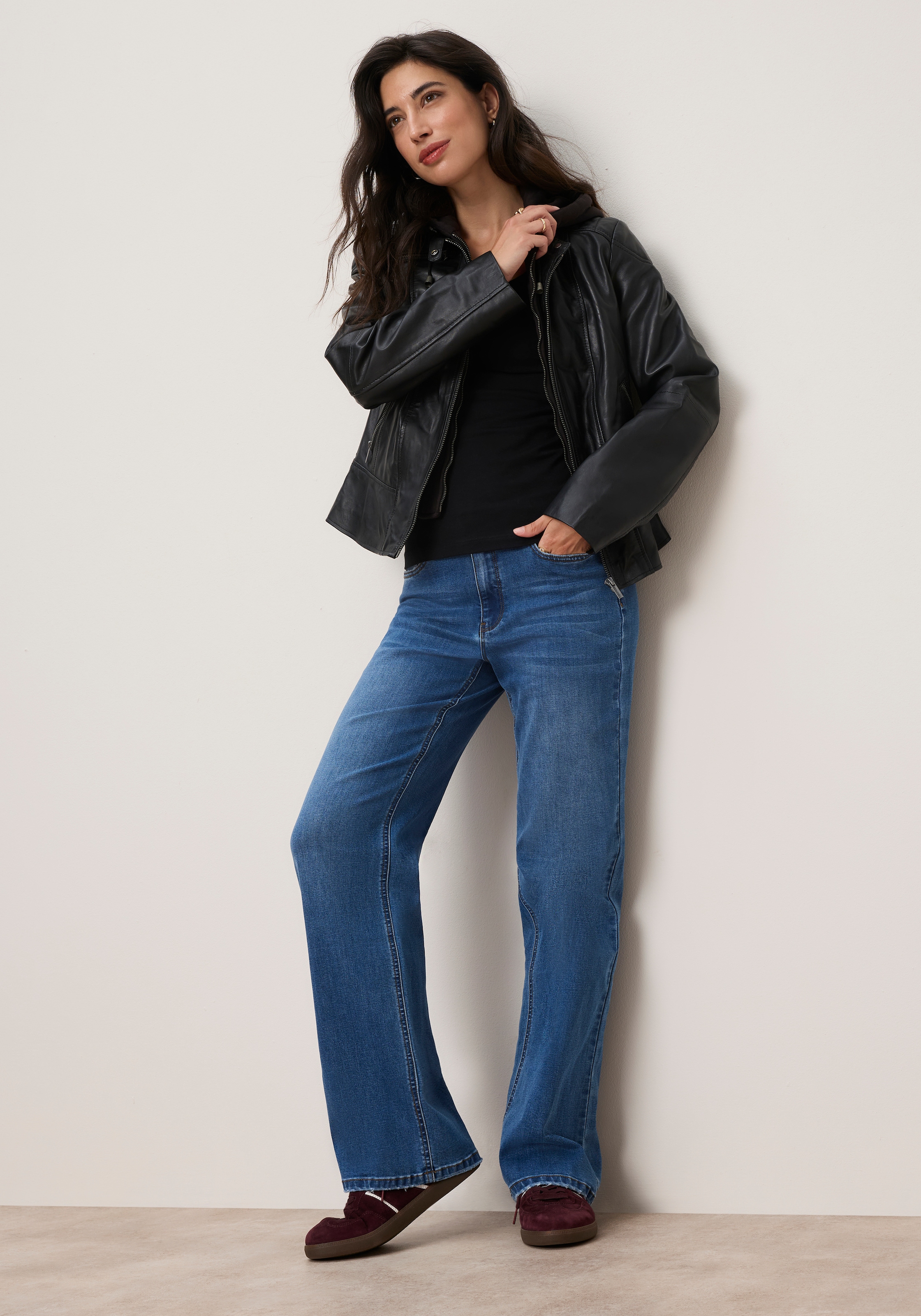 Tamaris Langarmshirt »im Doppelpack, aus elastischer Baumwollqualität« Packung, 2,  sehr figurbetonte Passform, hüftlange Schnittform