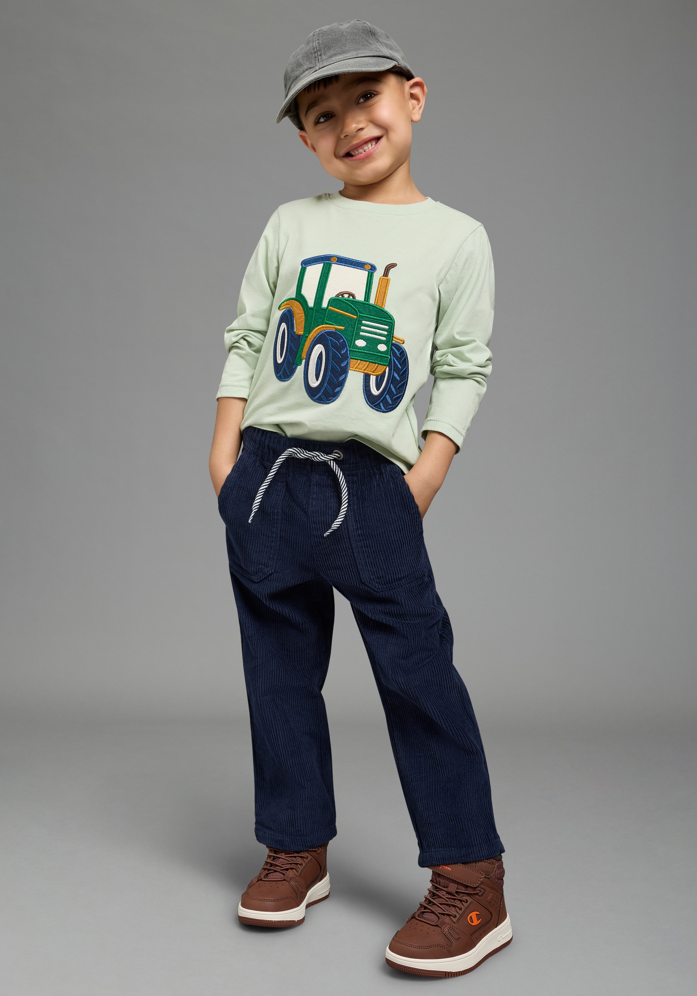 KIDSWORLD Cordhose »Breitcord-Cordhose«  lange, gerade Passform, für Jungen, modischer Basic-Style